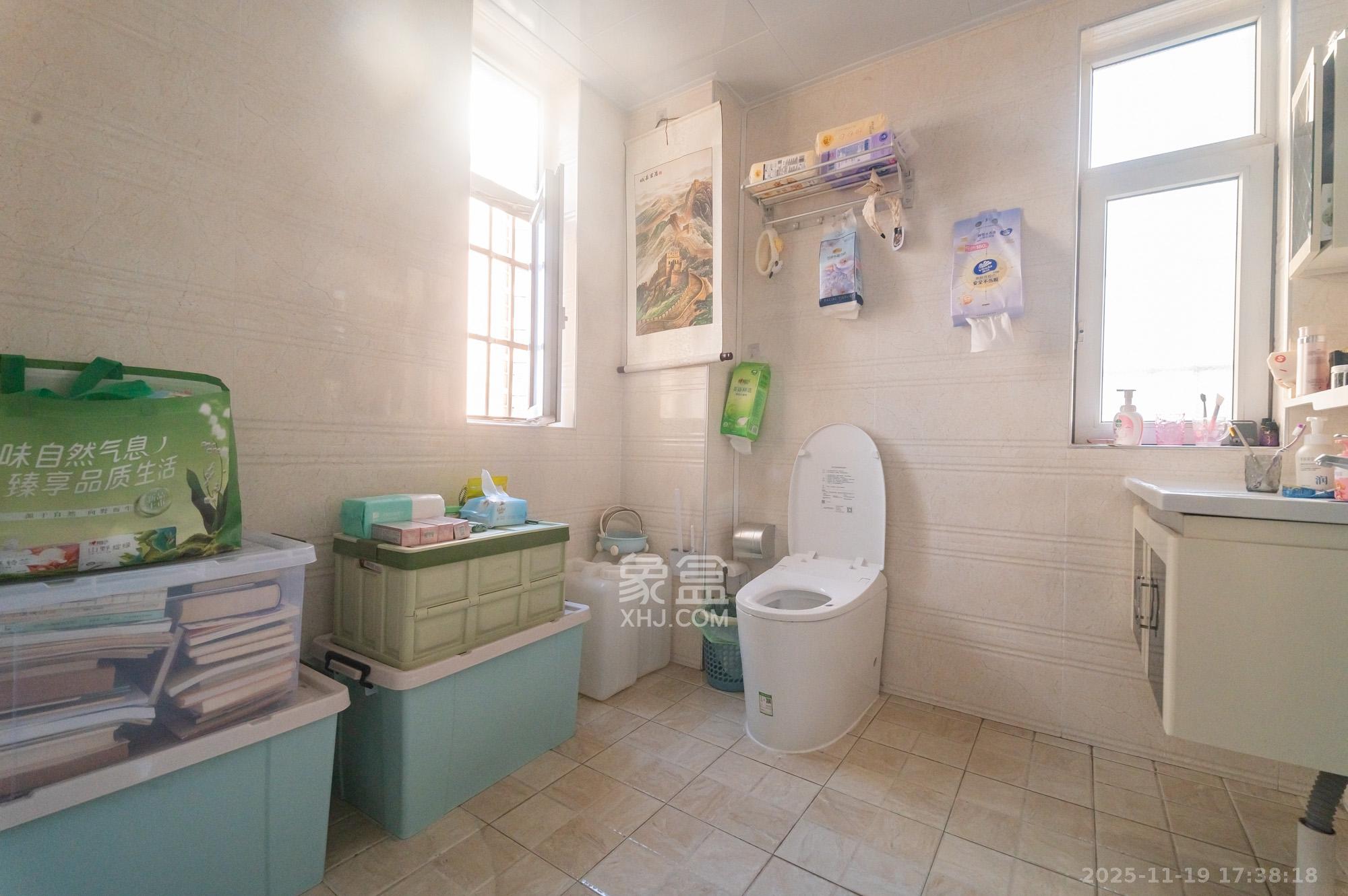 东方航标 1室0厅0卫 86.0万 东方航标 1室0厅0卫 86.0万卫生间