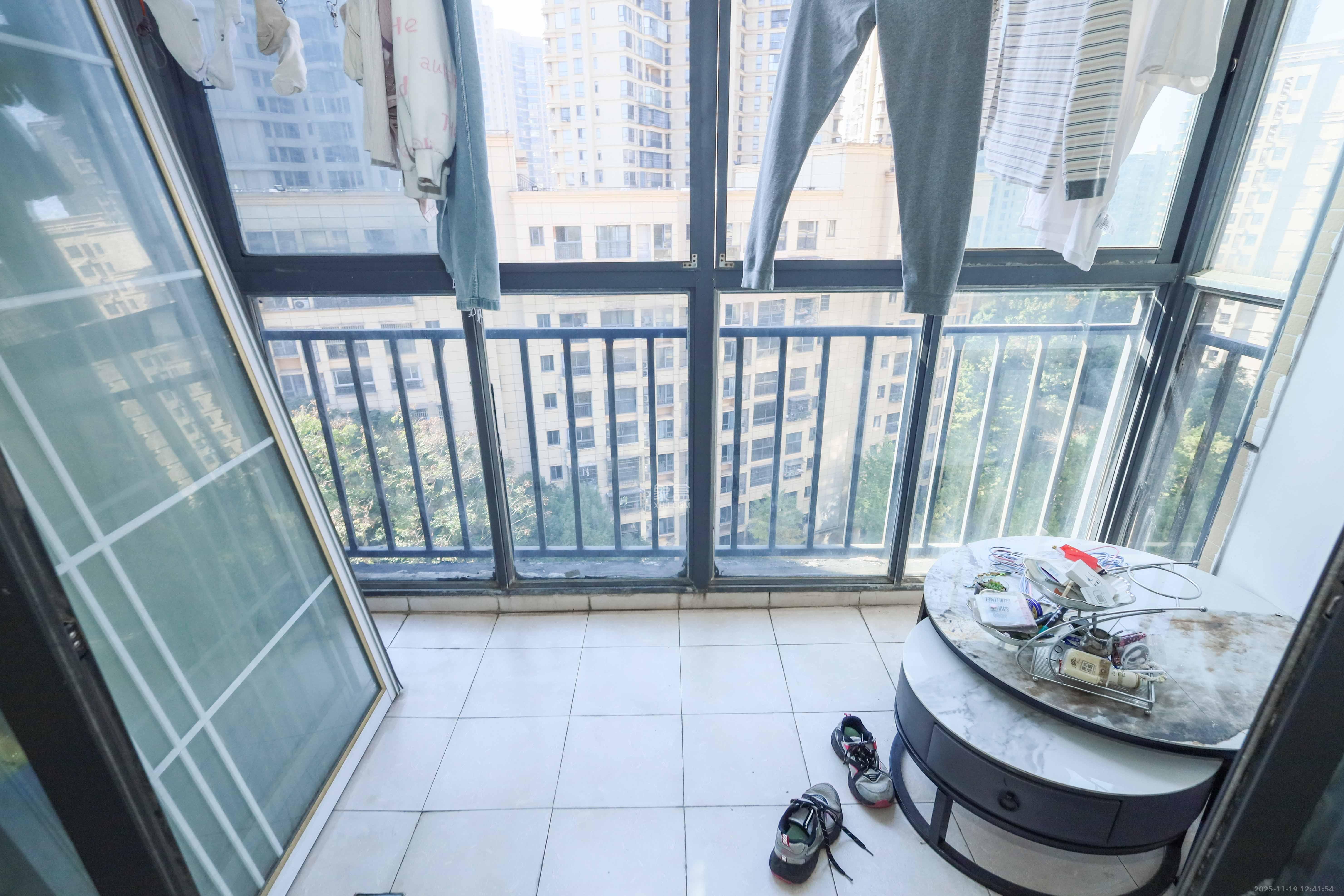 保利麓谷林语A区 3室2厅1卫 59.0万 保利麓谷林语A区 3室2厅1卫 59.0万阳台