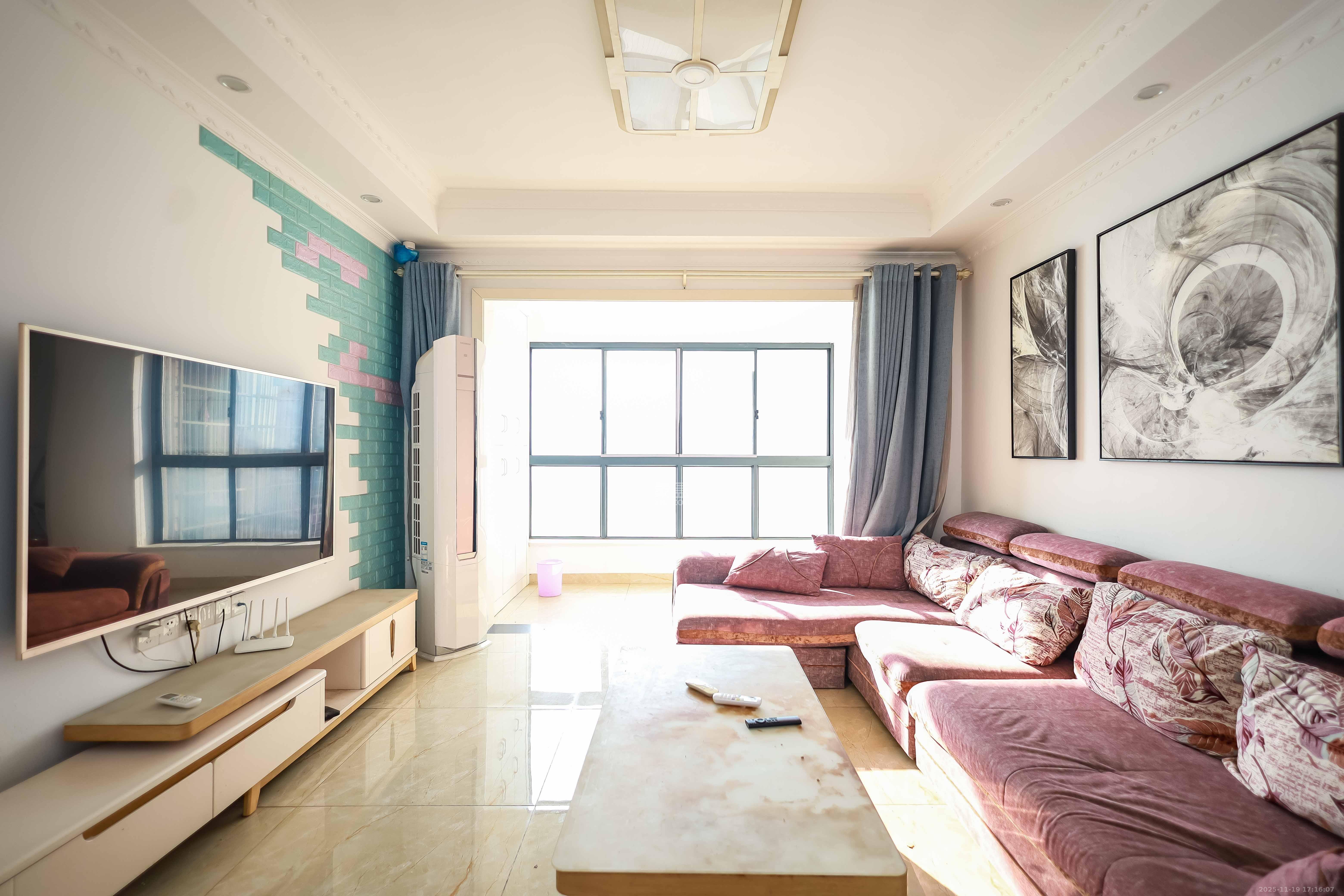 天麓尚层  3室2厅2卫    85.0万