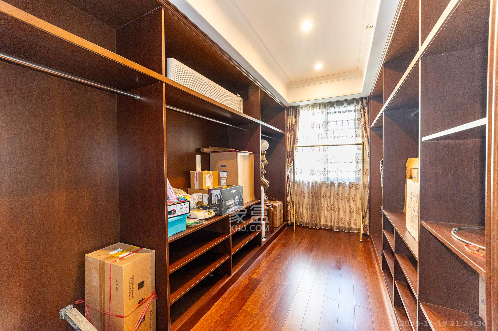 运达锦绣广场  6室2厅4卫    369.88万其他