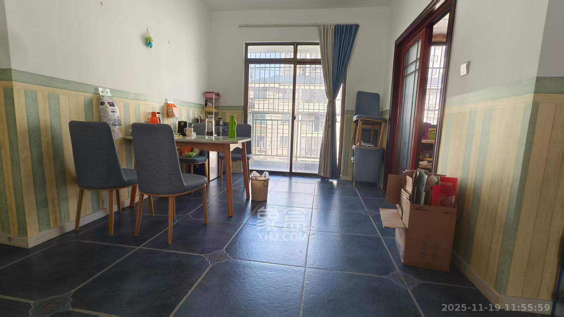 新城璟隽(麓华新城) 5室3厅3卫 2000.0元/月 新城璟隽(麓华新城) 5室3厅3卫 2000.0元/月室内图