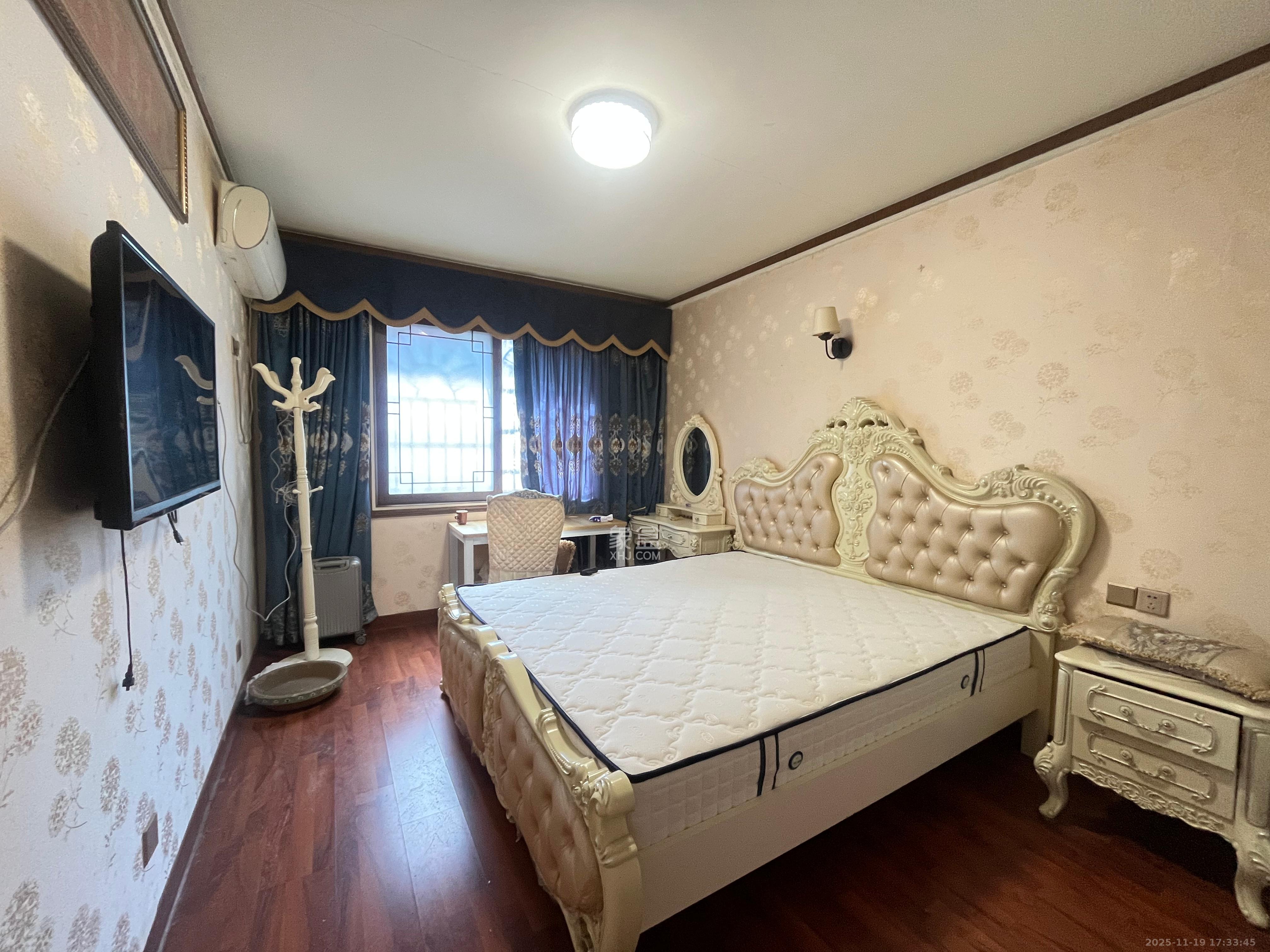 四方小区  4室2厅2卫    2800.0元/月室内图