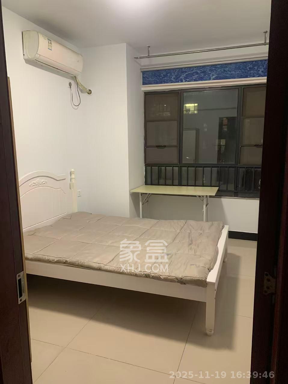 中海梅溪湖壹号  4室2厅2卫    2000.0元/月室内图