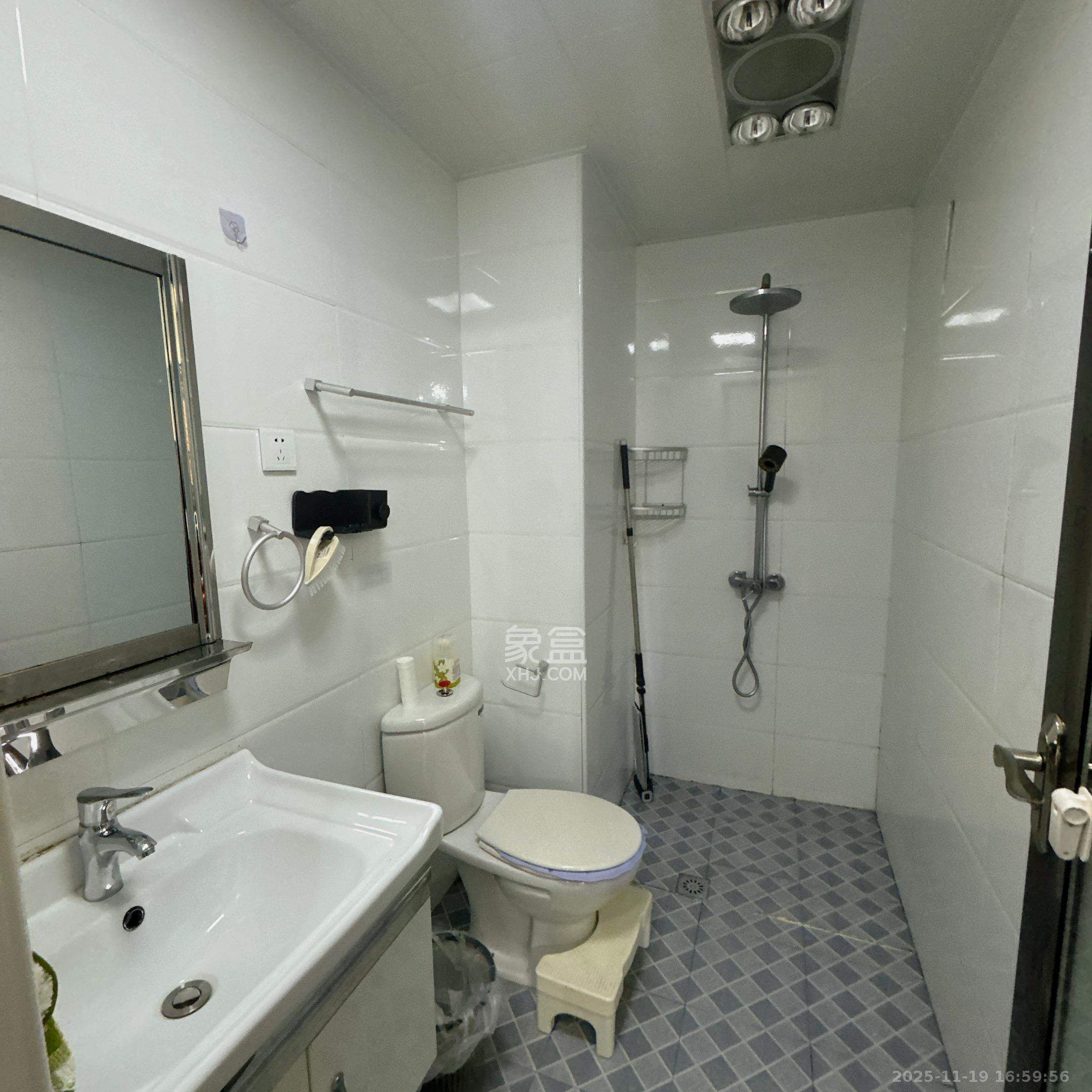 北辰三角洲E3区 1室1厅1卫 2400.0元/月 北辰三角洲E3区 1室1厅1卫 2400.0元/月室内图