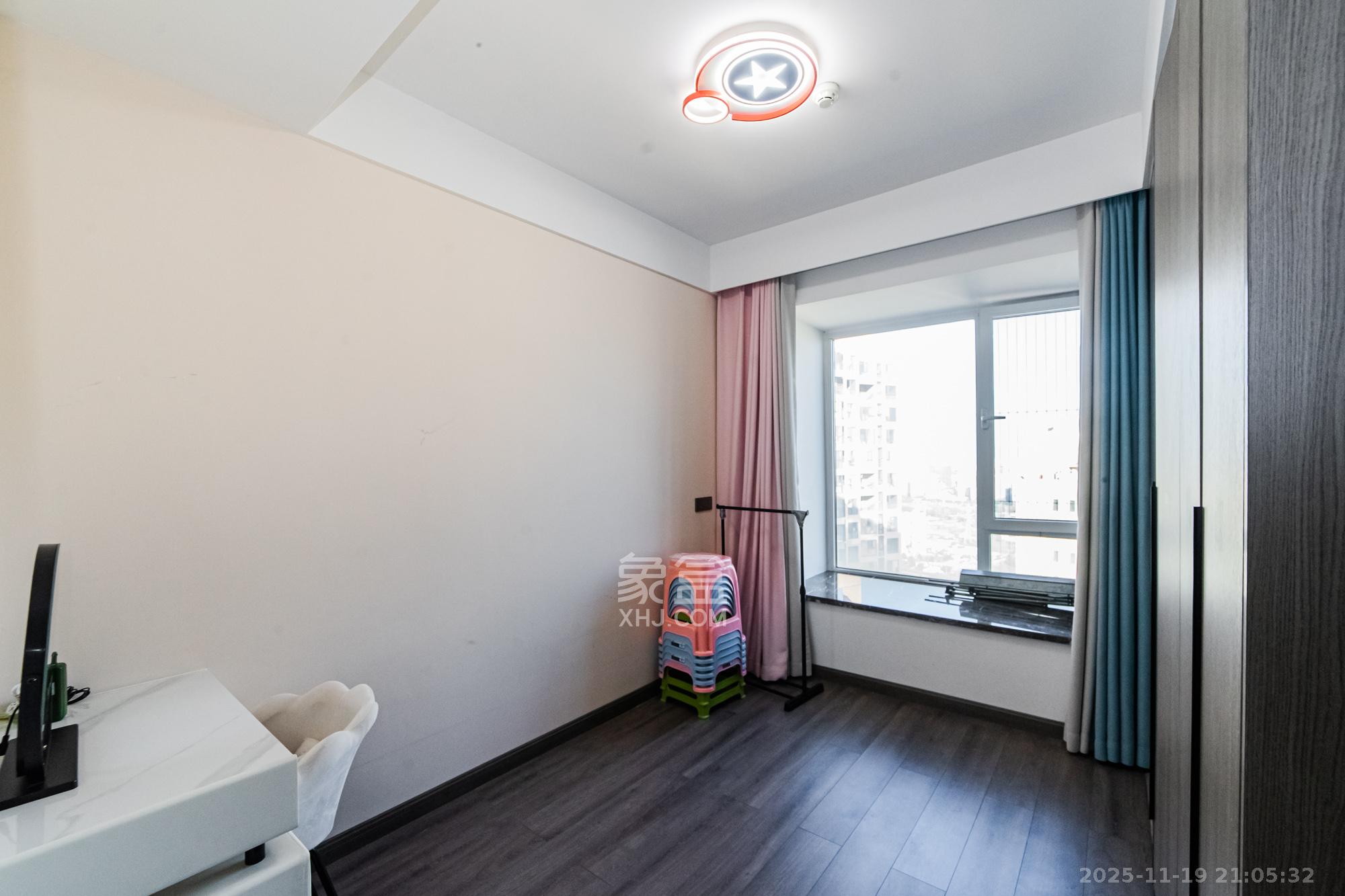 北辰三角洲C3区  3室2厅2卫    180.0万卧室