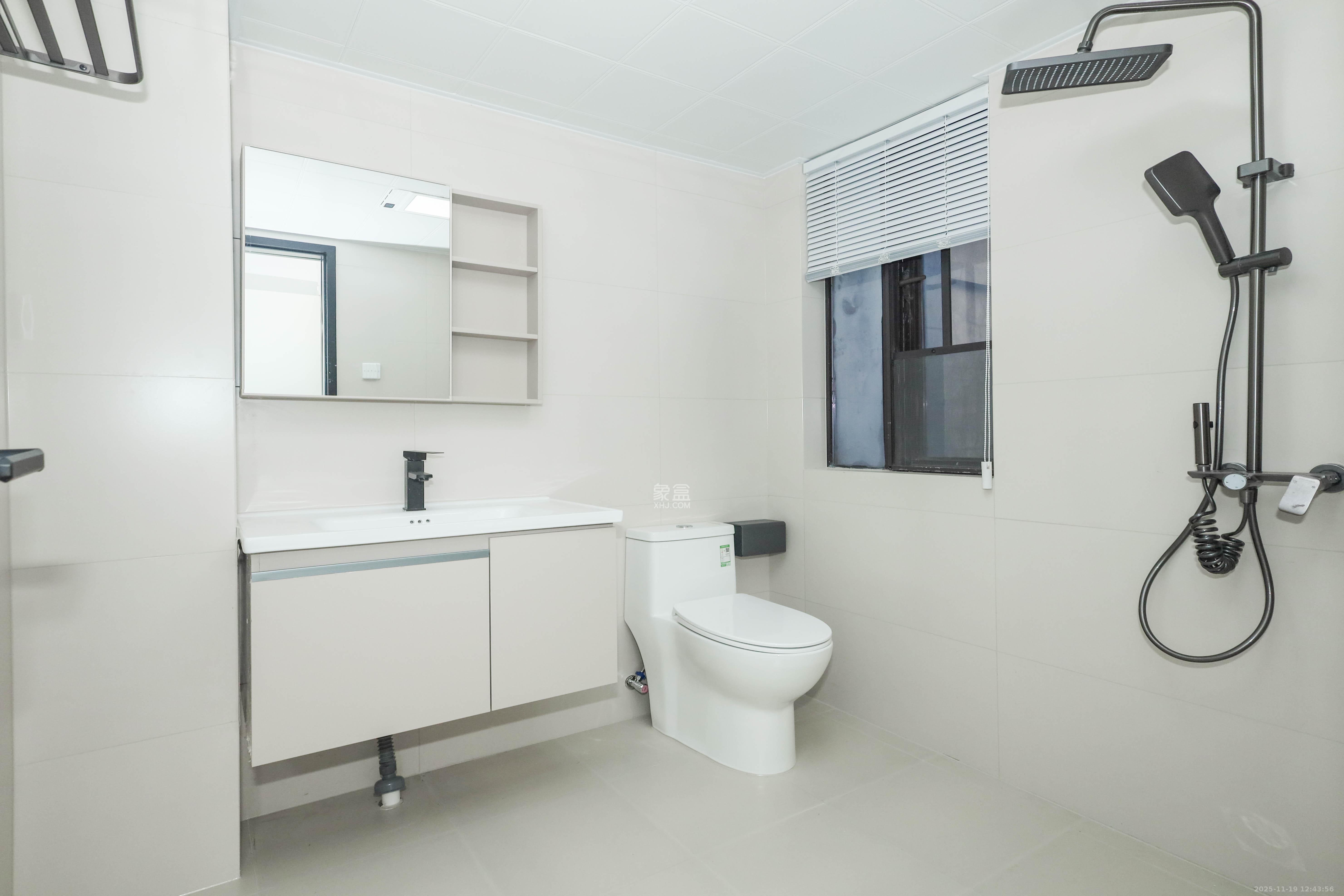 梅溪鑫苑名家  3室2厅2卫    106.8万卫生间