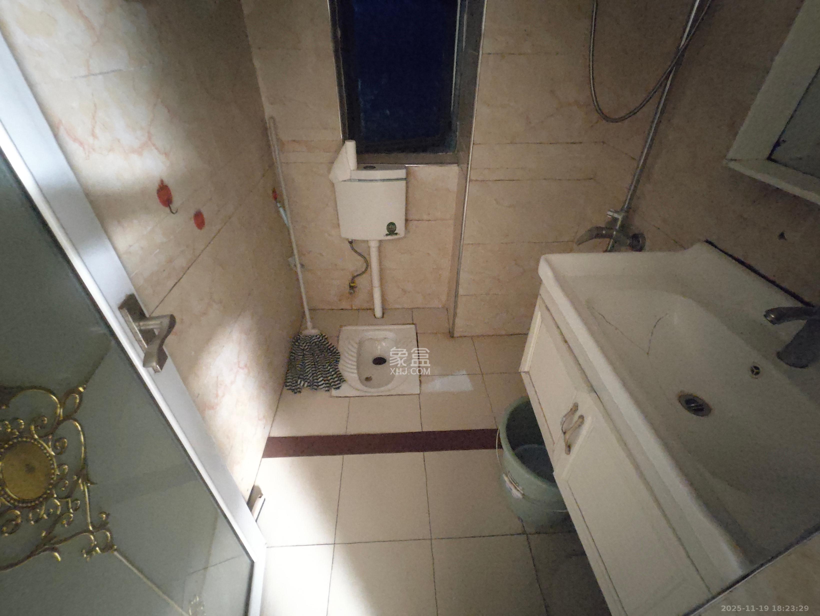 绿洲花园 3室2厅1卫 2300.0元/月 绿洲花园 3室2厅1卫 2300.0元/月室内图