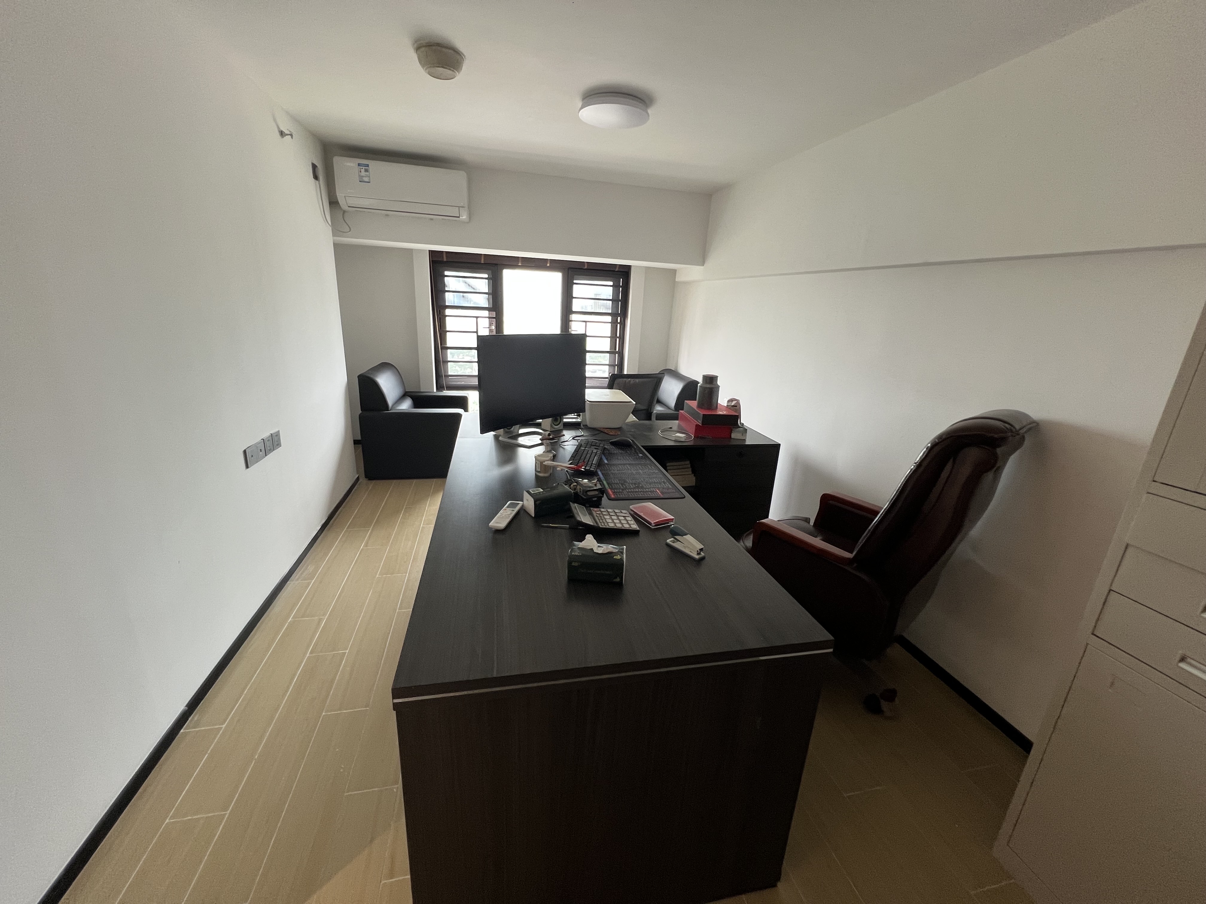 海航豪庭南苑  1室0厅2卫    2700.0元/月室内图