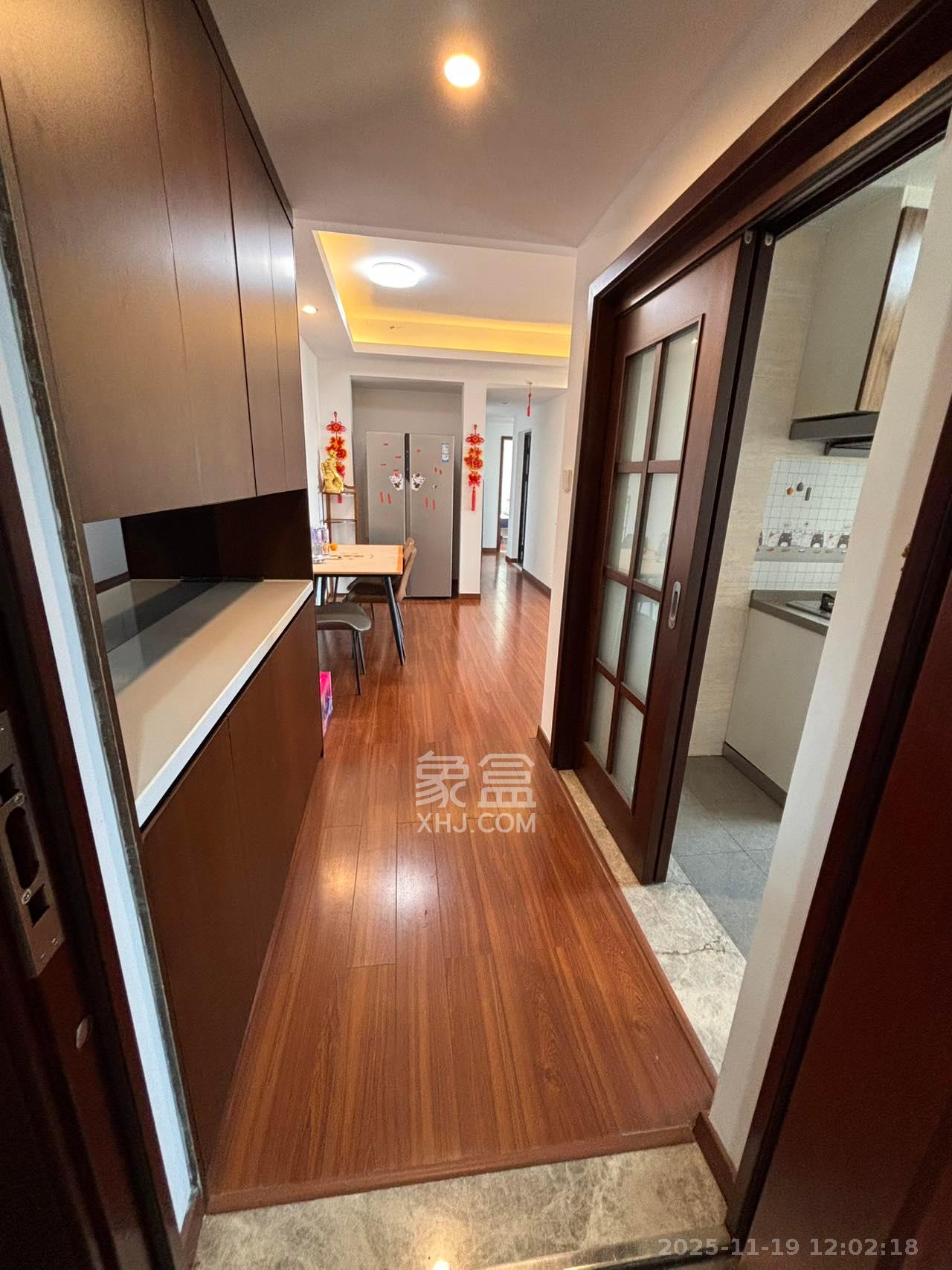 荣泰广场  3室2厅2卫    2600.0元/月室内图