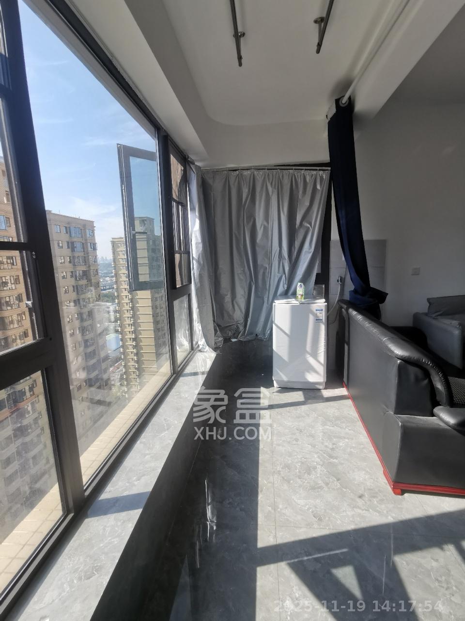 会展三润城  3室2厅2卫    1800.0元/月室内图