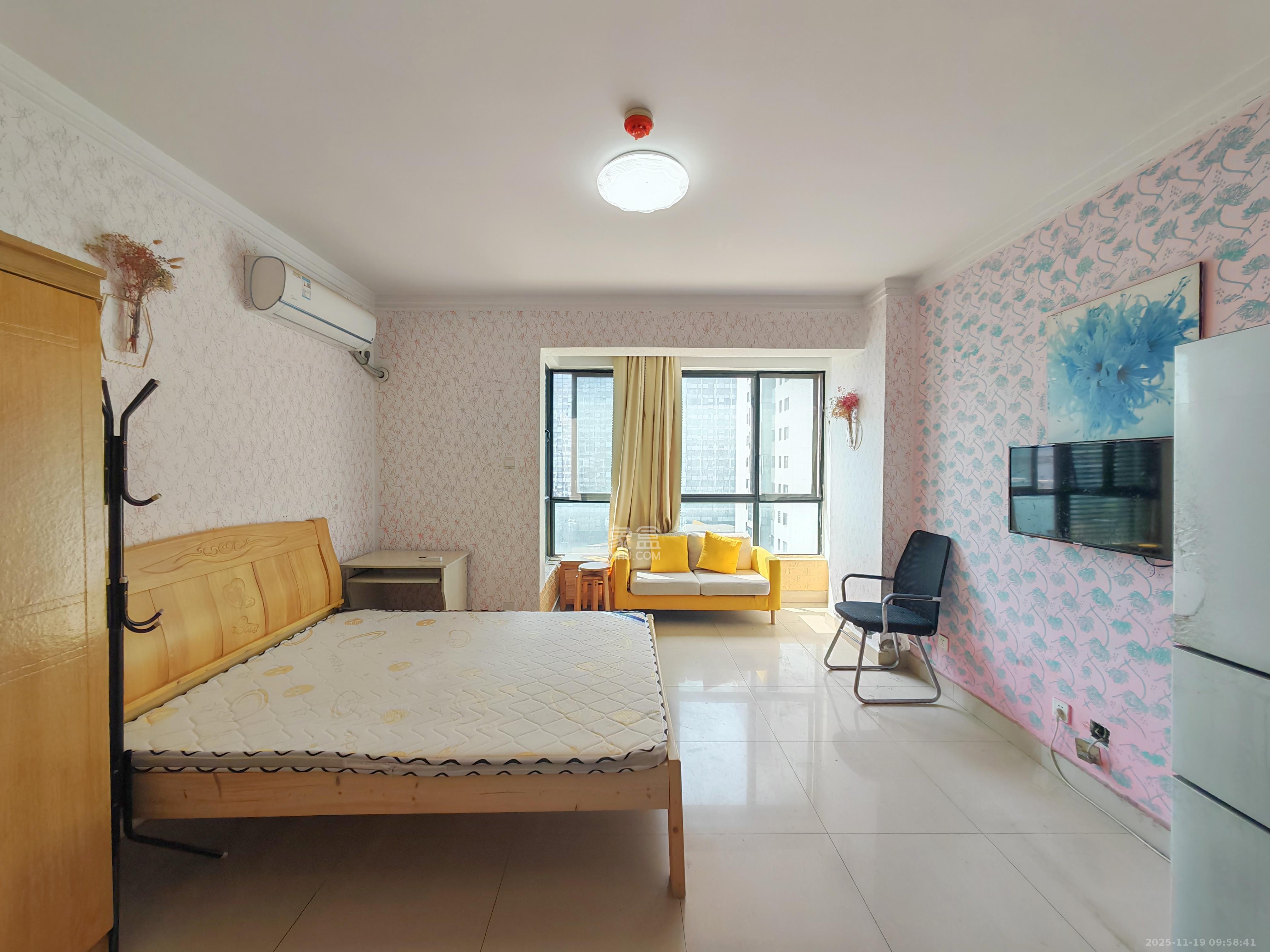 标志商务中心  1室1厅1卫    1100.0元/月