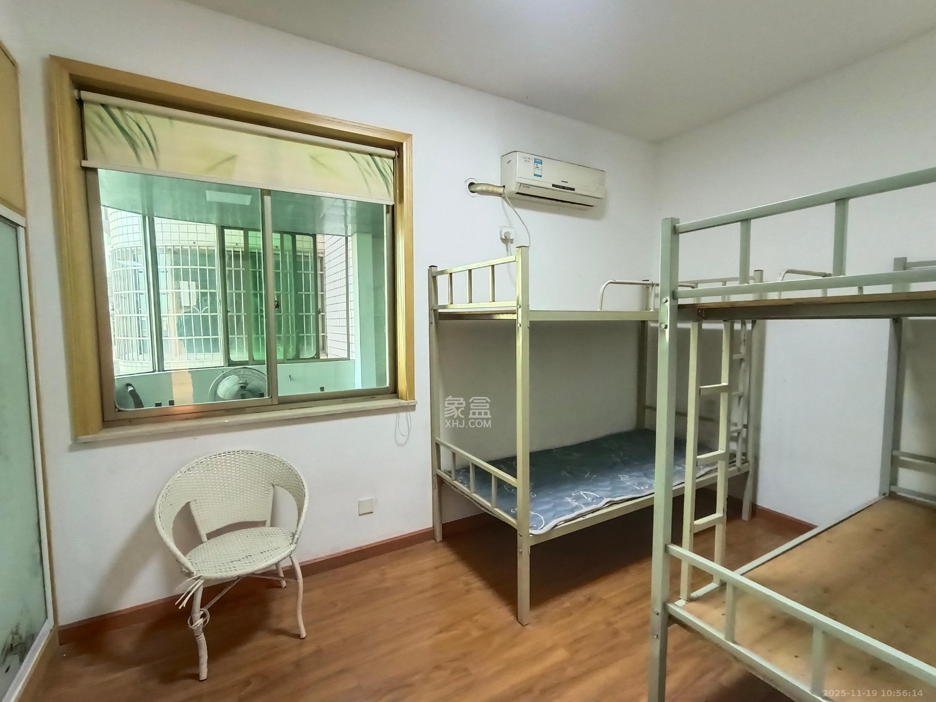 时代天骄  4室2厅2卫    2300.0元/月室内图