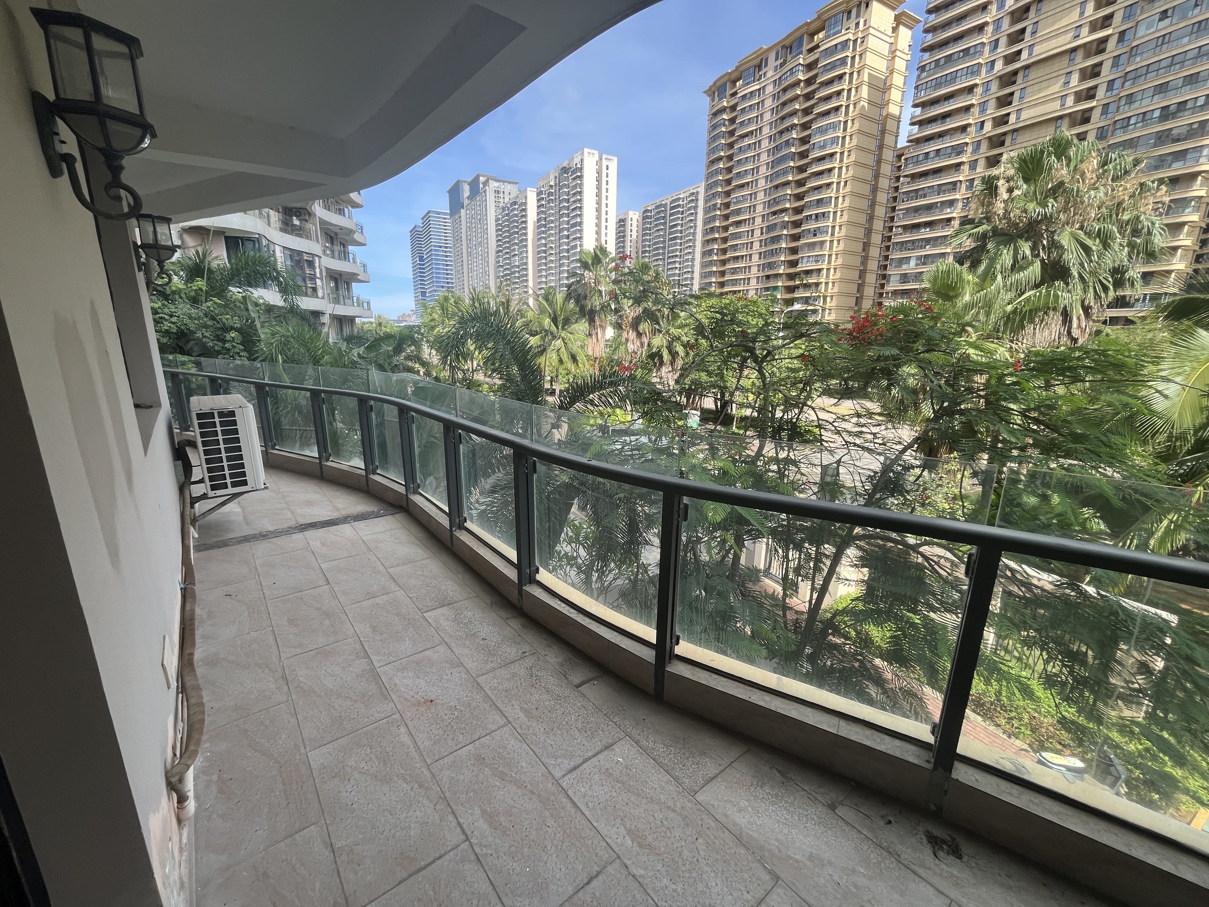 绿地海长流一期  2室2厅1卫    2600.0元/月室内图