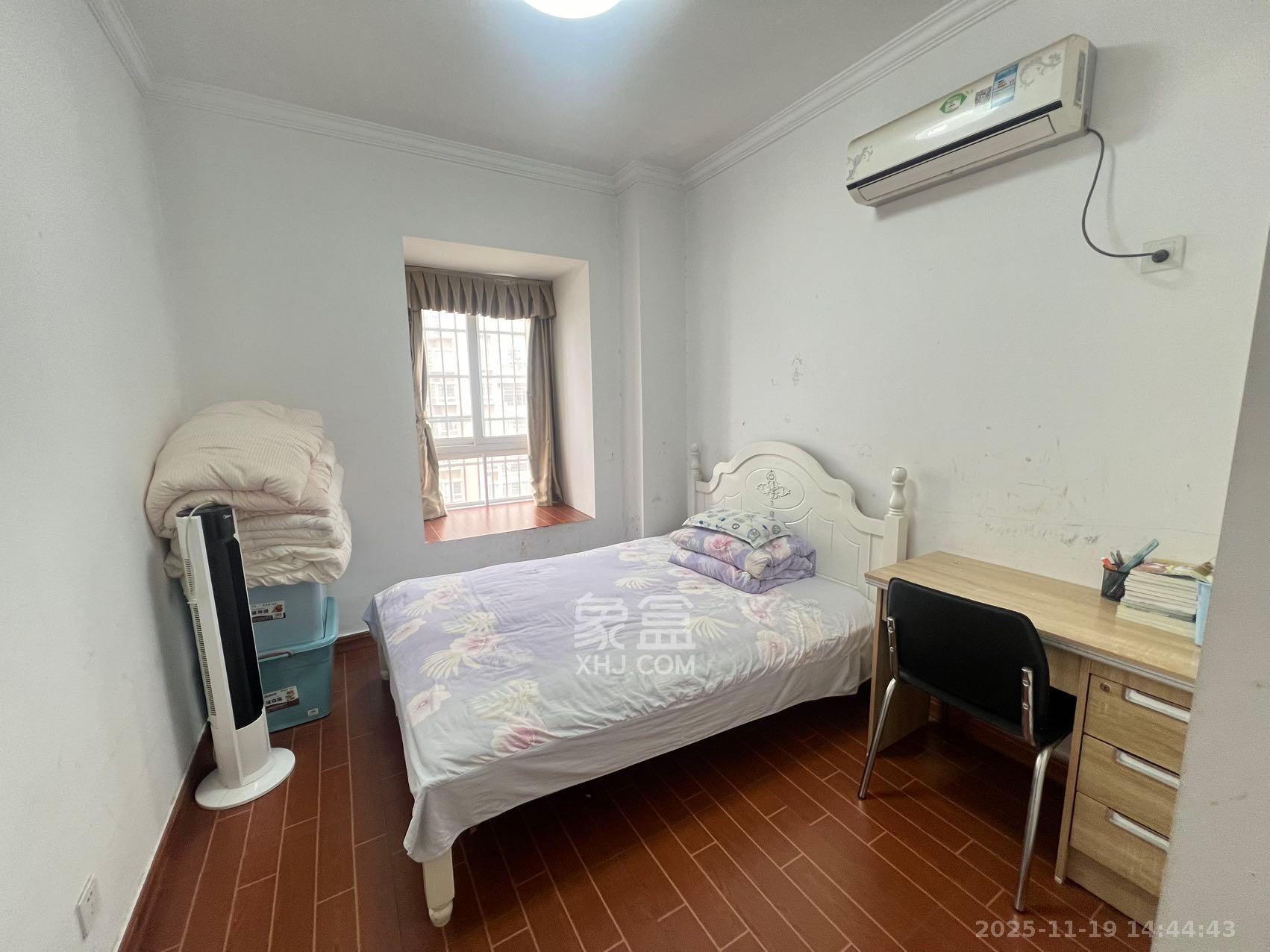 上河国际C区  3室2厅2卫    2700.0元/月室内图