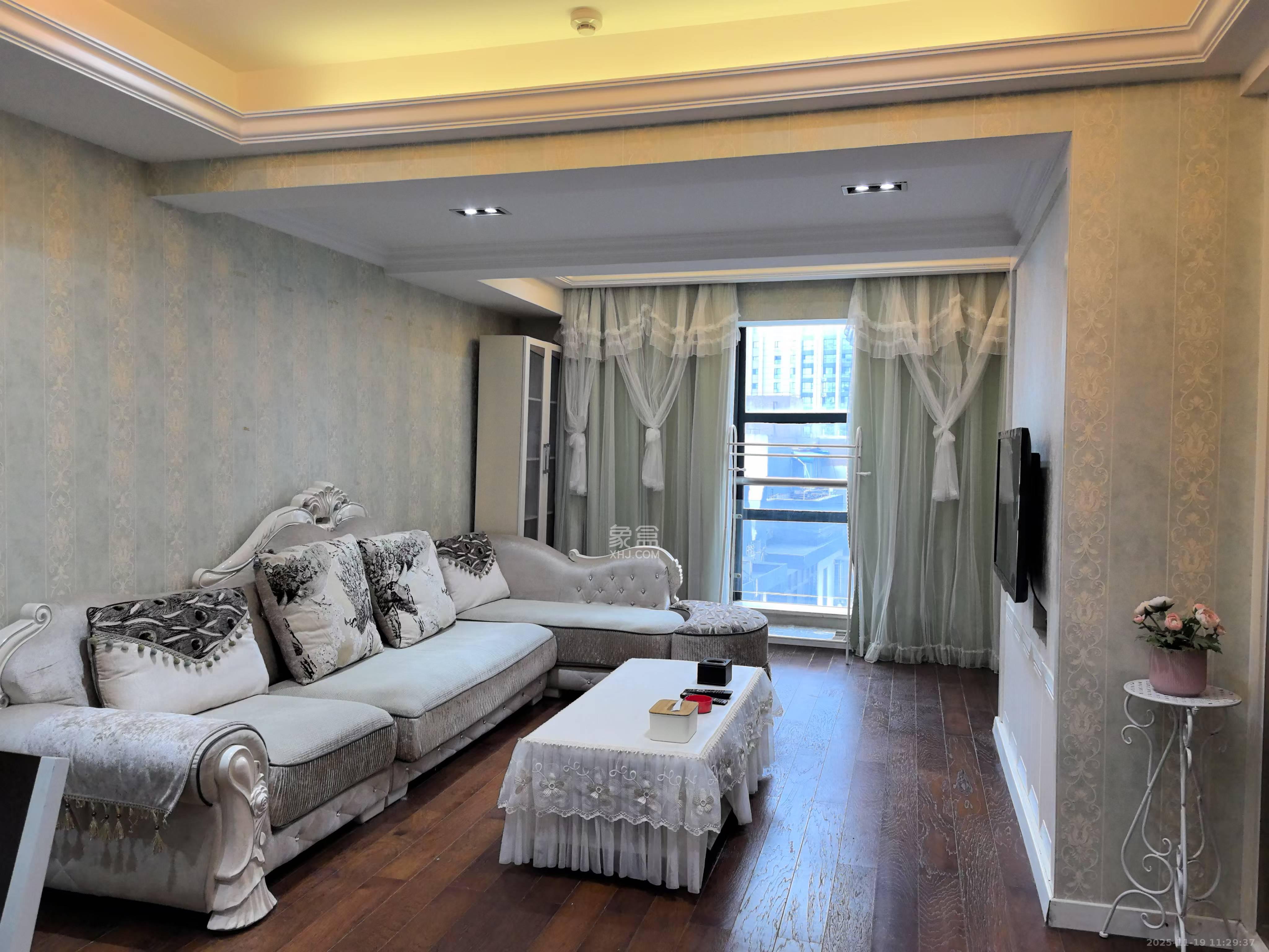 壹号公馆  2室1厅1卫    4300.0元/月