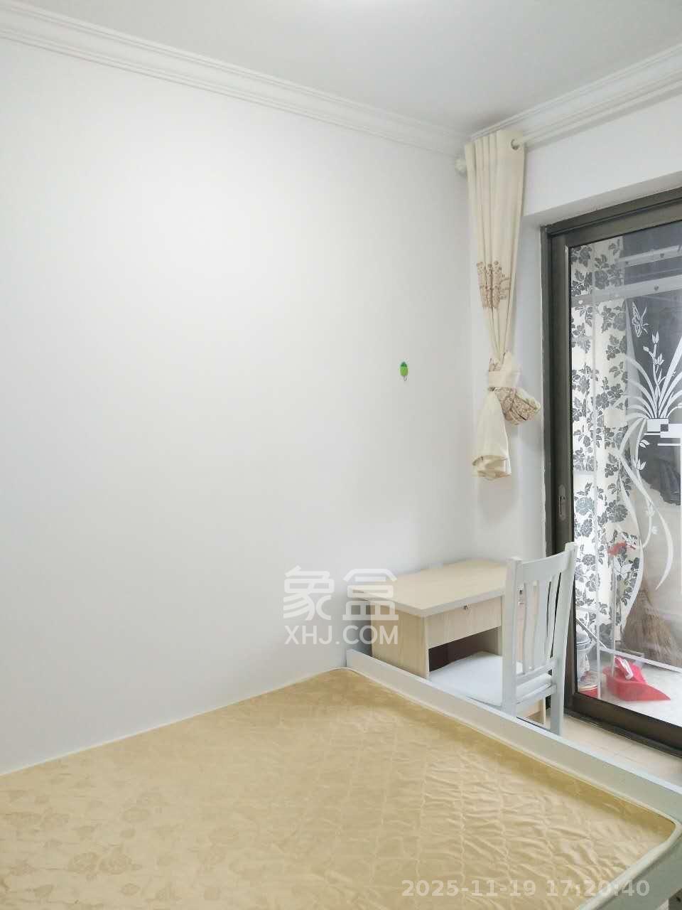 荣盛花语馨苑  2室1厅1卫    2200.0元/月室内图