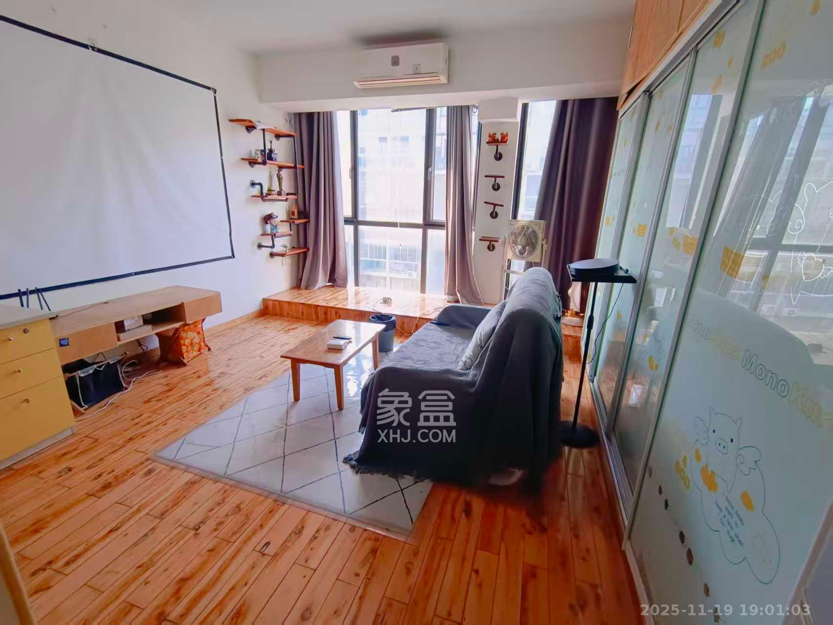 阳光100二期  1室1厅1卫    1300.0元/月室内图