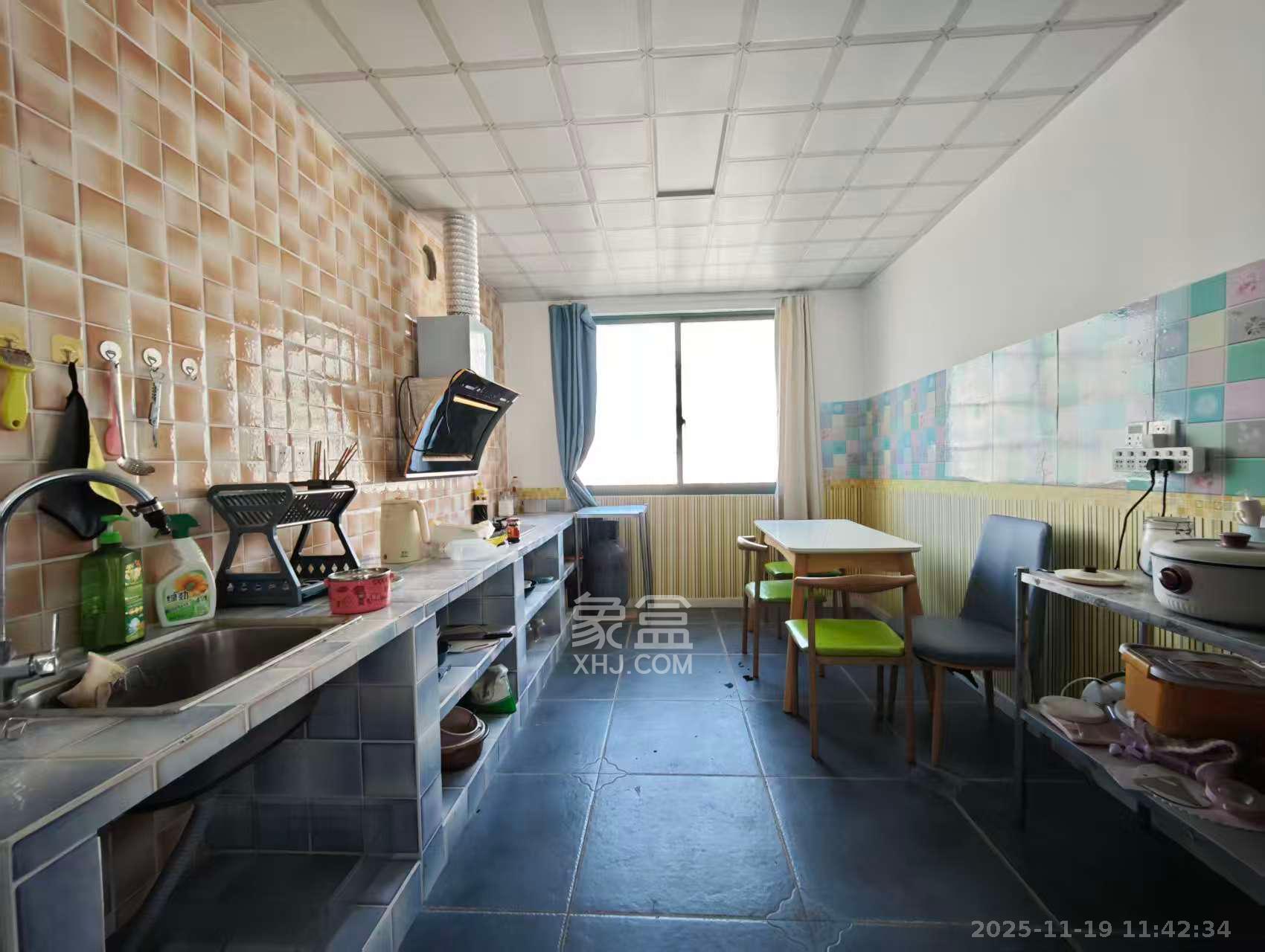 新城璟隽(麓华新城) 4室2厅3卫 72.0万 新城璟隽(麓华新城) 4室2厅3卫 72.0万室内图