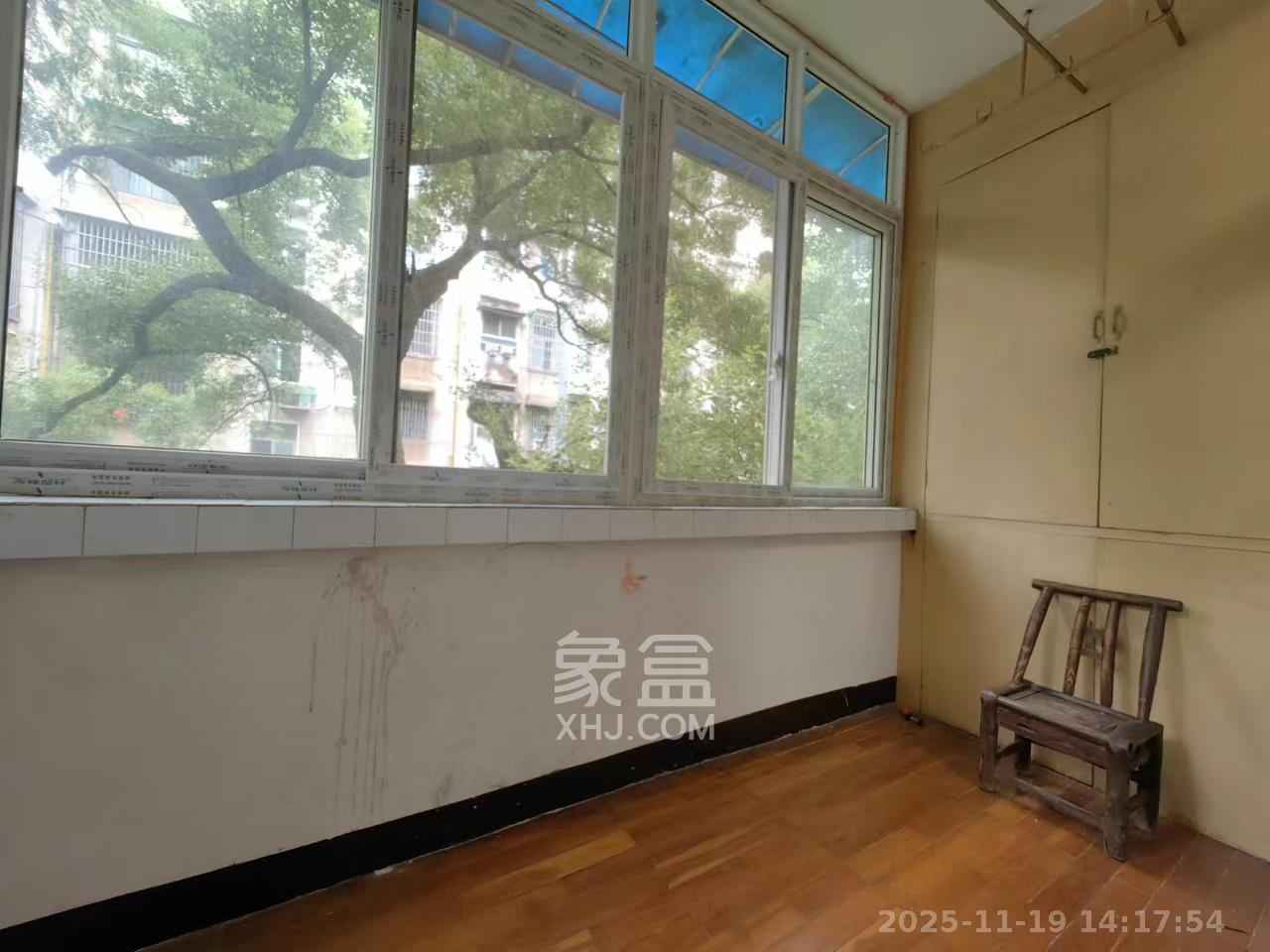 林业厅宿舍 3室2厅1卫 2200.0元/月 林业厅宿舍 3室2厅1卫 2200.0元/月室内图