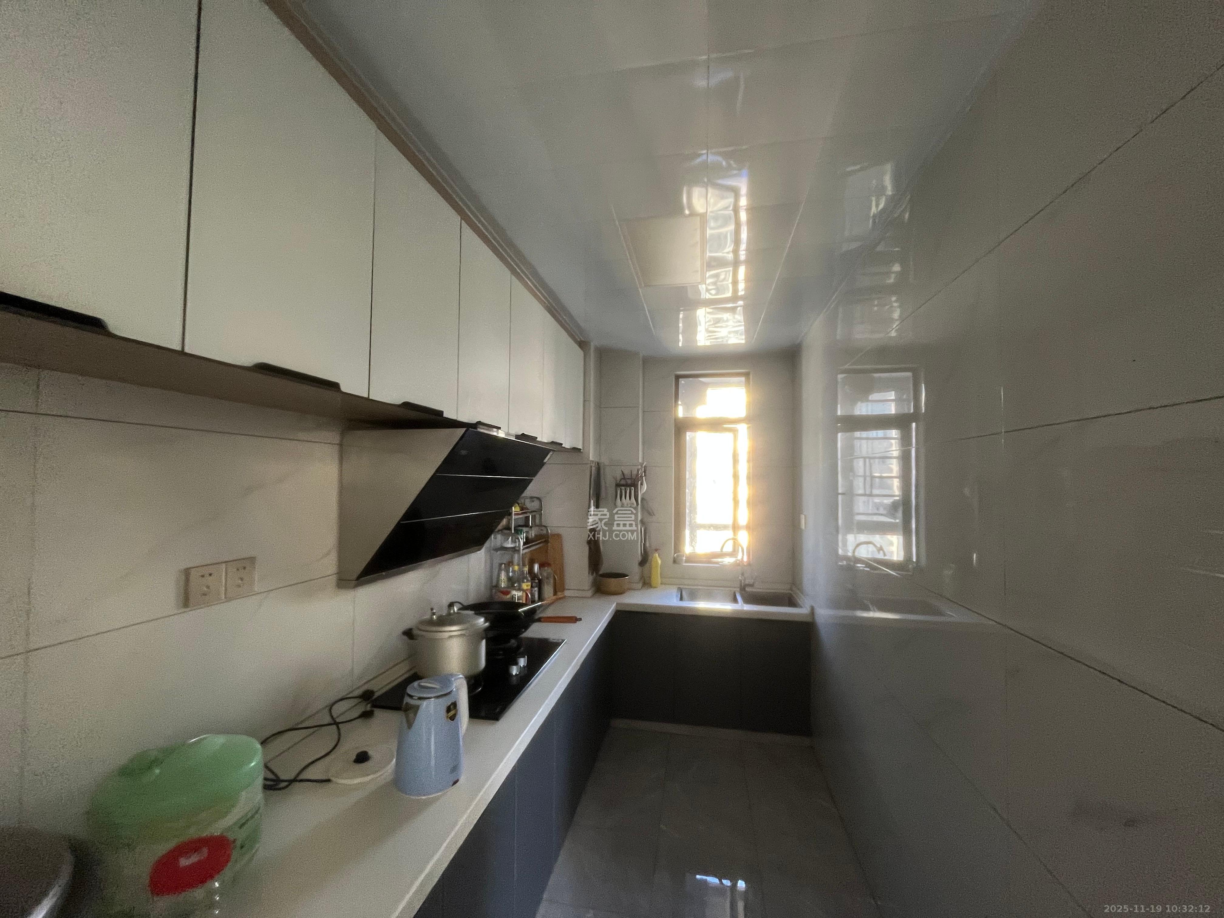 江山帝景哈佛  3室2厅2卫    2600.0元/月室内图