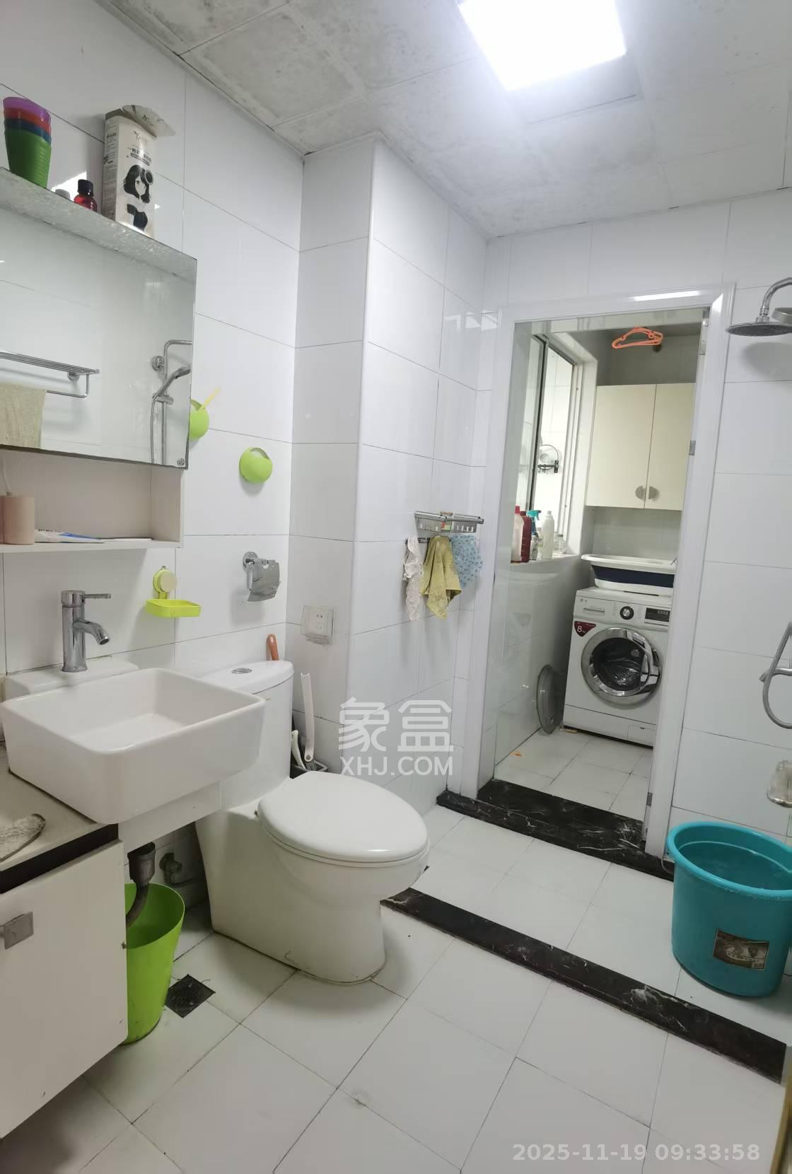 世茂铂翠湾一期 2室2厅1卫 2500.0元/月 世茂铂翠湾一期 2室2厅1卫 2500.0元/月室内图