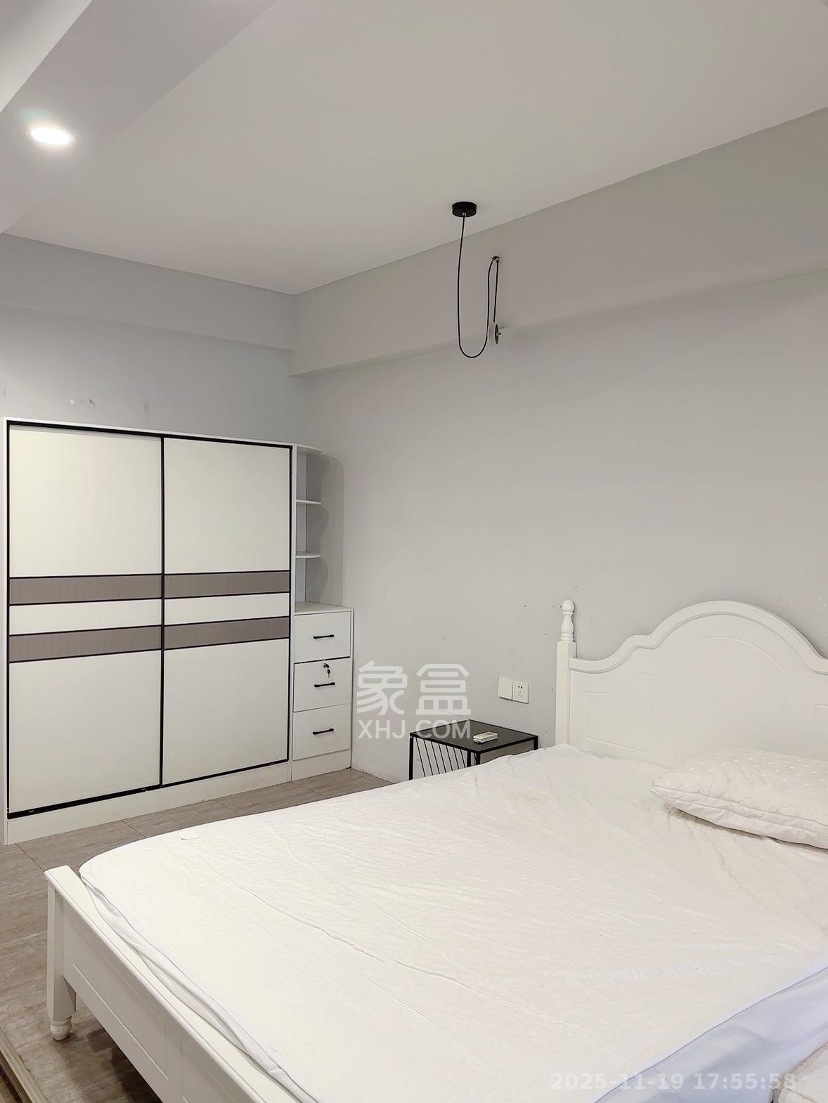 天心华庭 1室1厅1卫 2100.0元/月 天心华庭 1室1厅1卫 2100.0元/月室内图