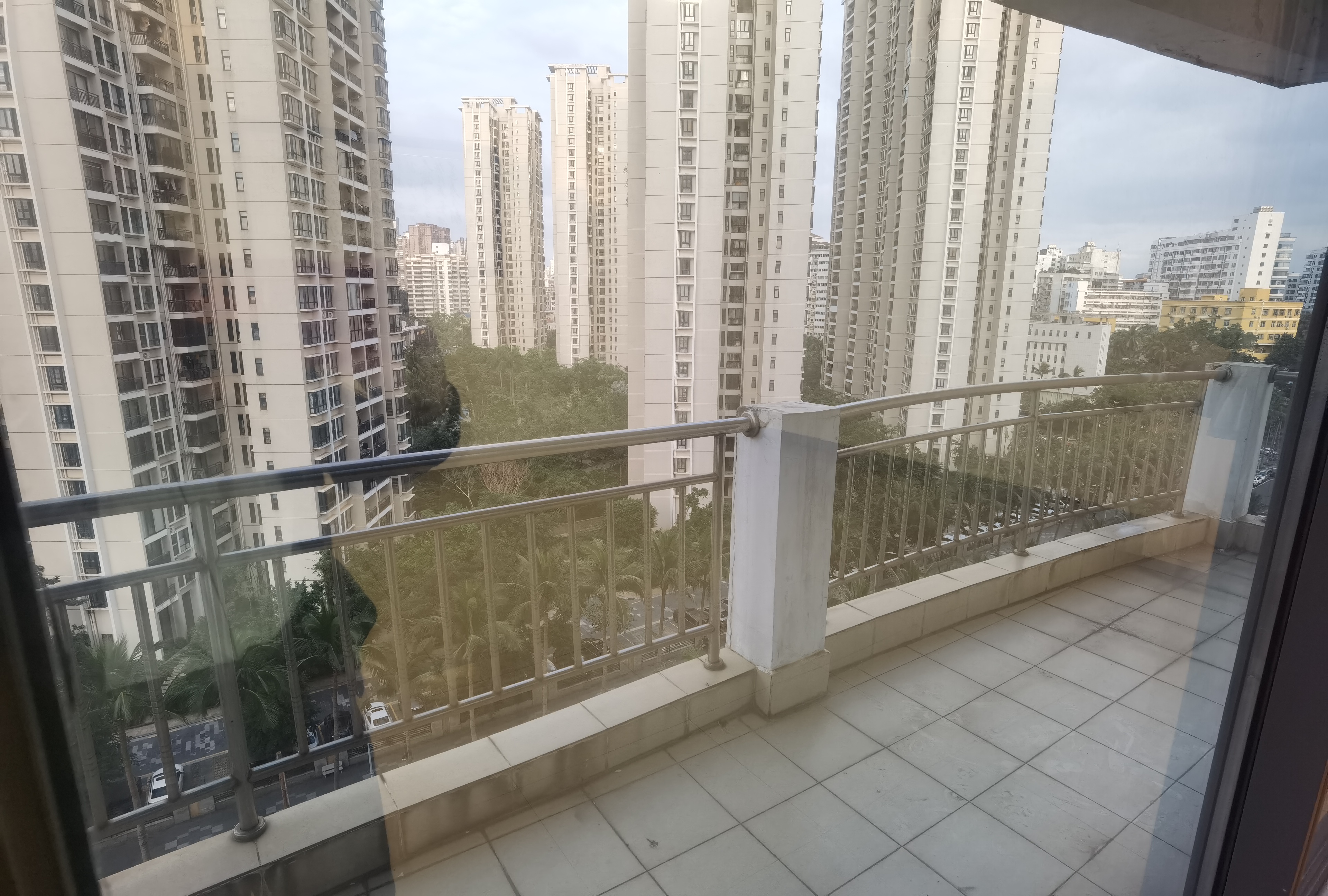 兴力国际大厦 4室1厅1卫 110.0万 兴力国际大厦 4室1厅1卫 110.0万客厅