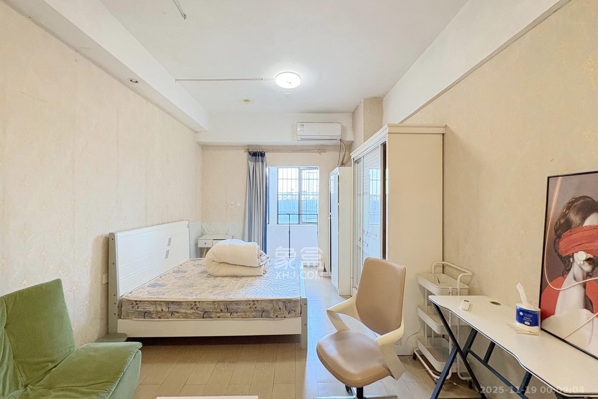 融圣国际  1室1厅1卫    40.0万客厅