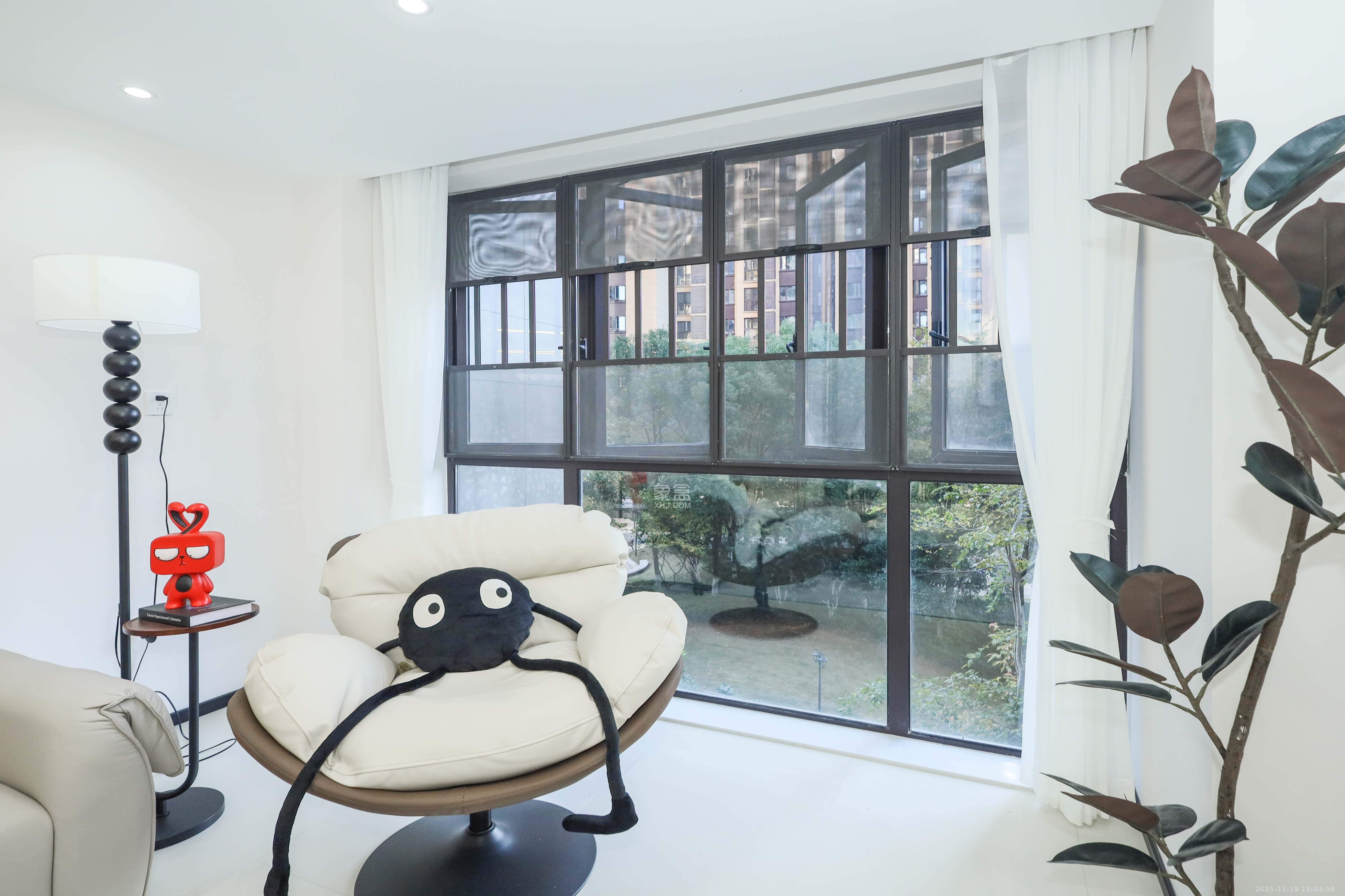 梅溪鑫苑名家  3室2厅2卫    106.8万阳台