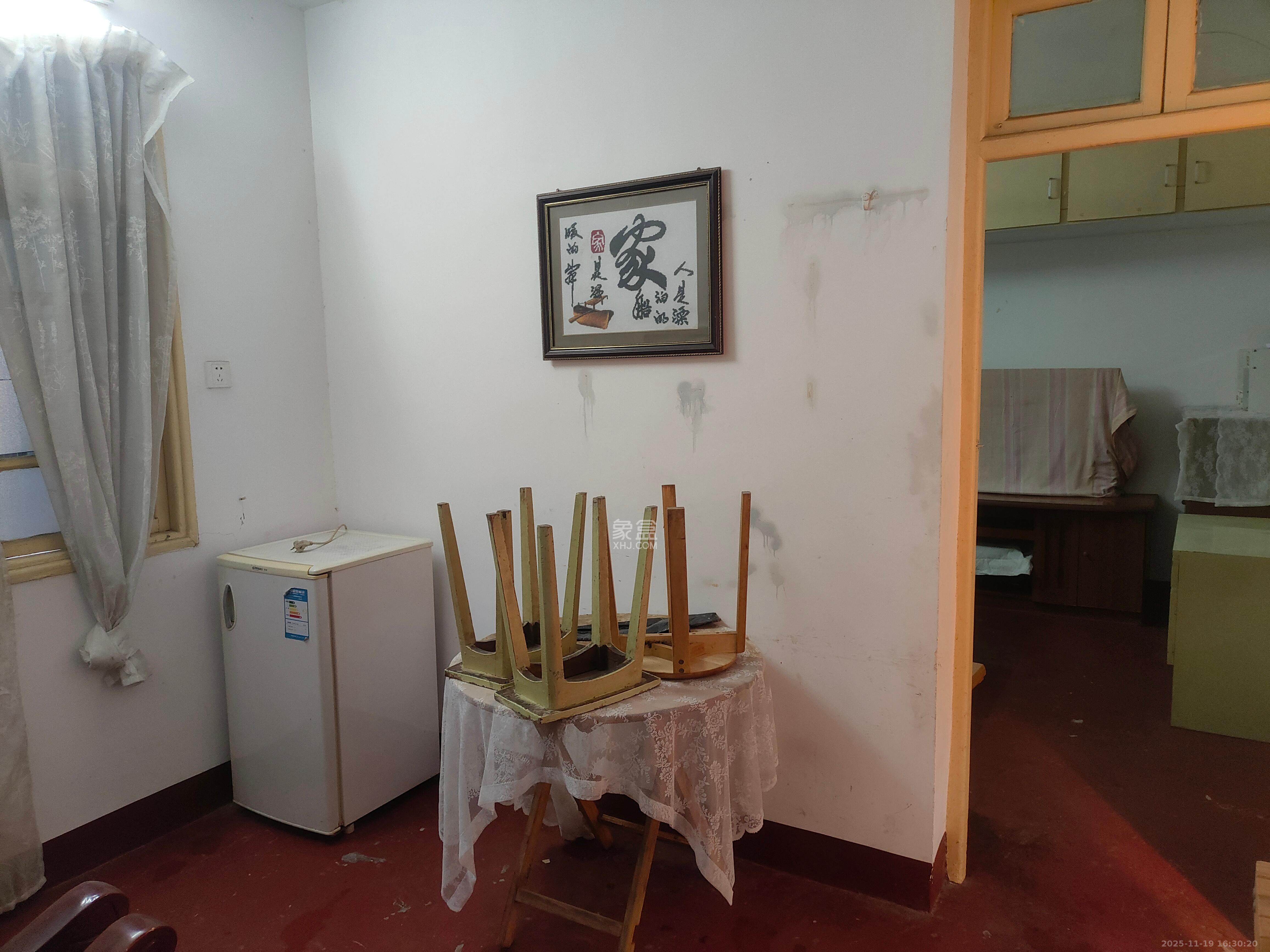 青山祠社区  1室1厅1卫    1600.0元/月室内图