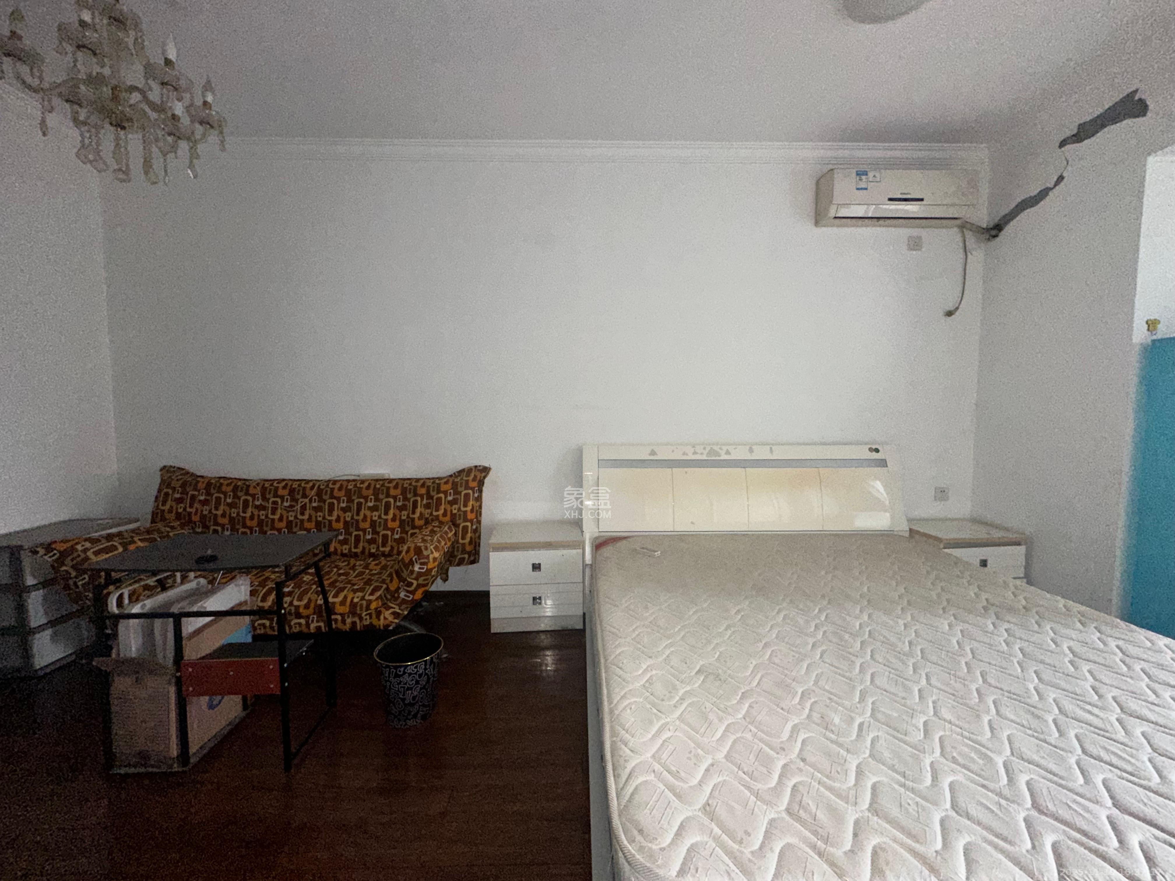 时代星城  1室1厅1卫    1000.0元/月室内图