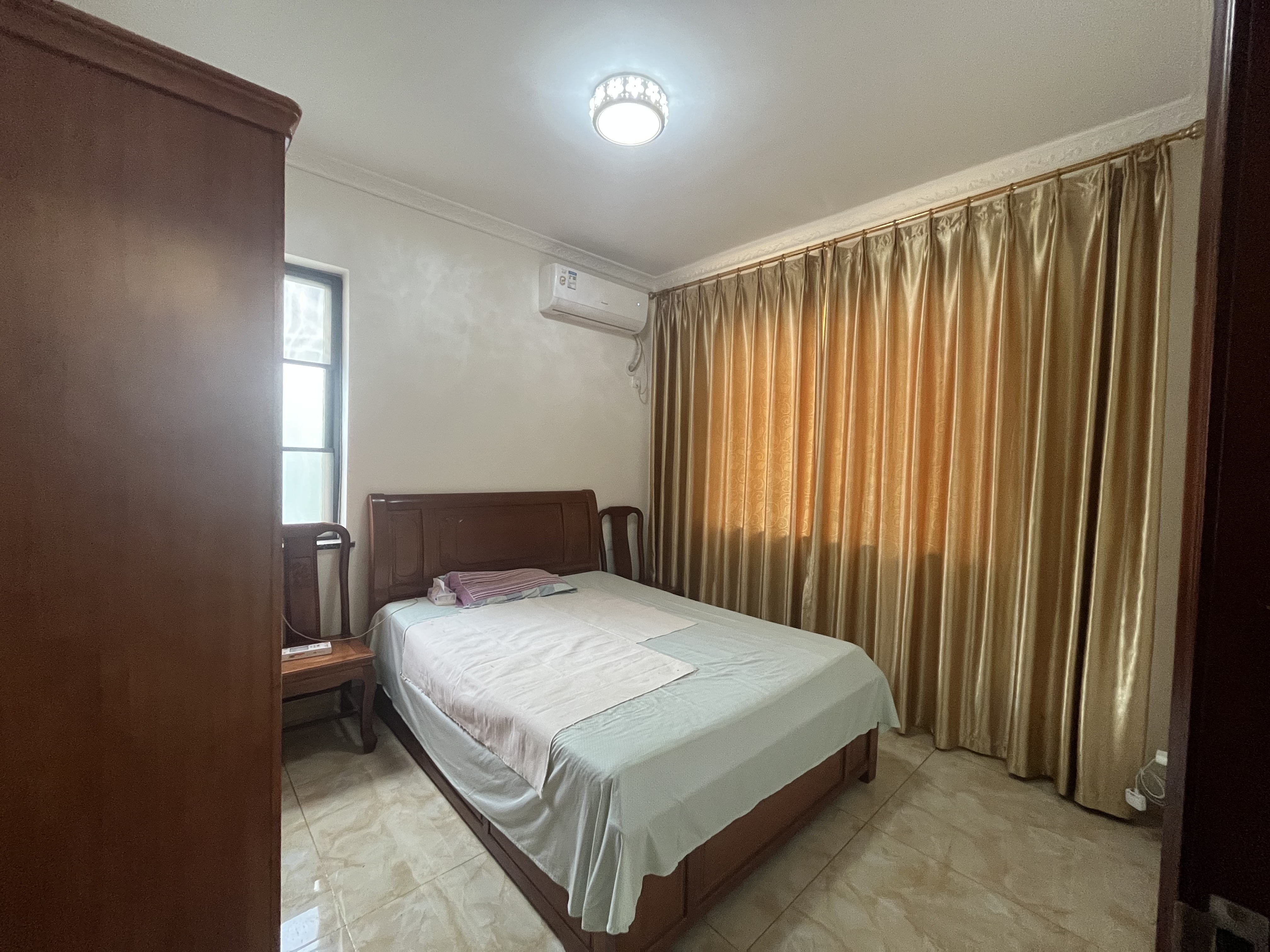 绿地海长流一期  2室2厅1卫    2600.0元/月室内图