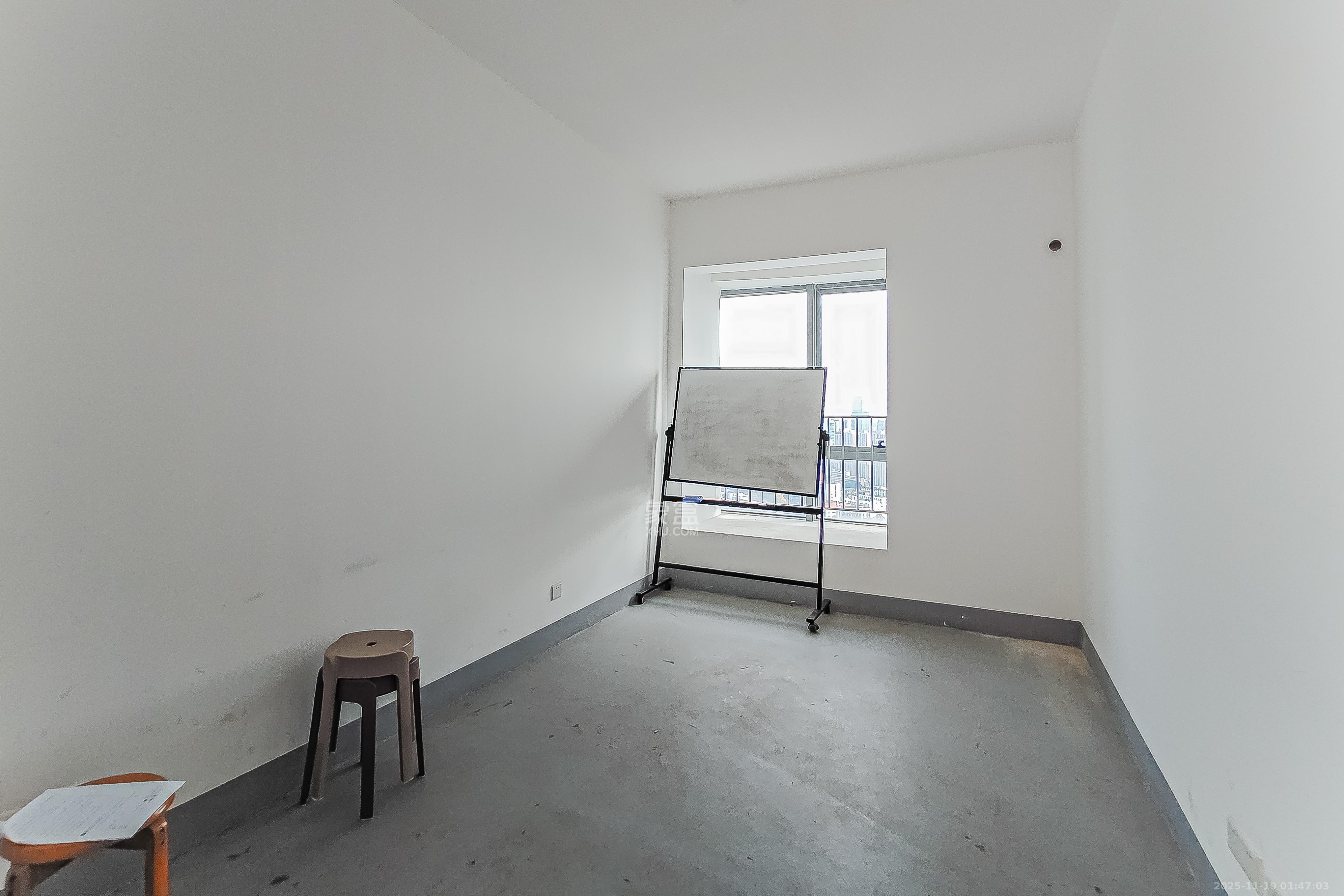 保利国际广场  4室2厅4卫    550.0万卧室