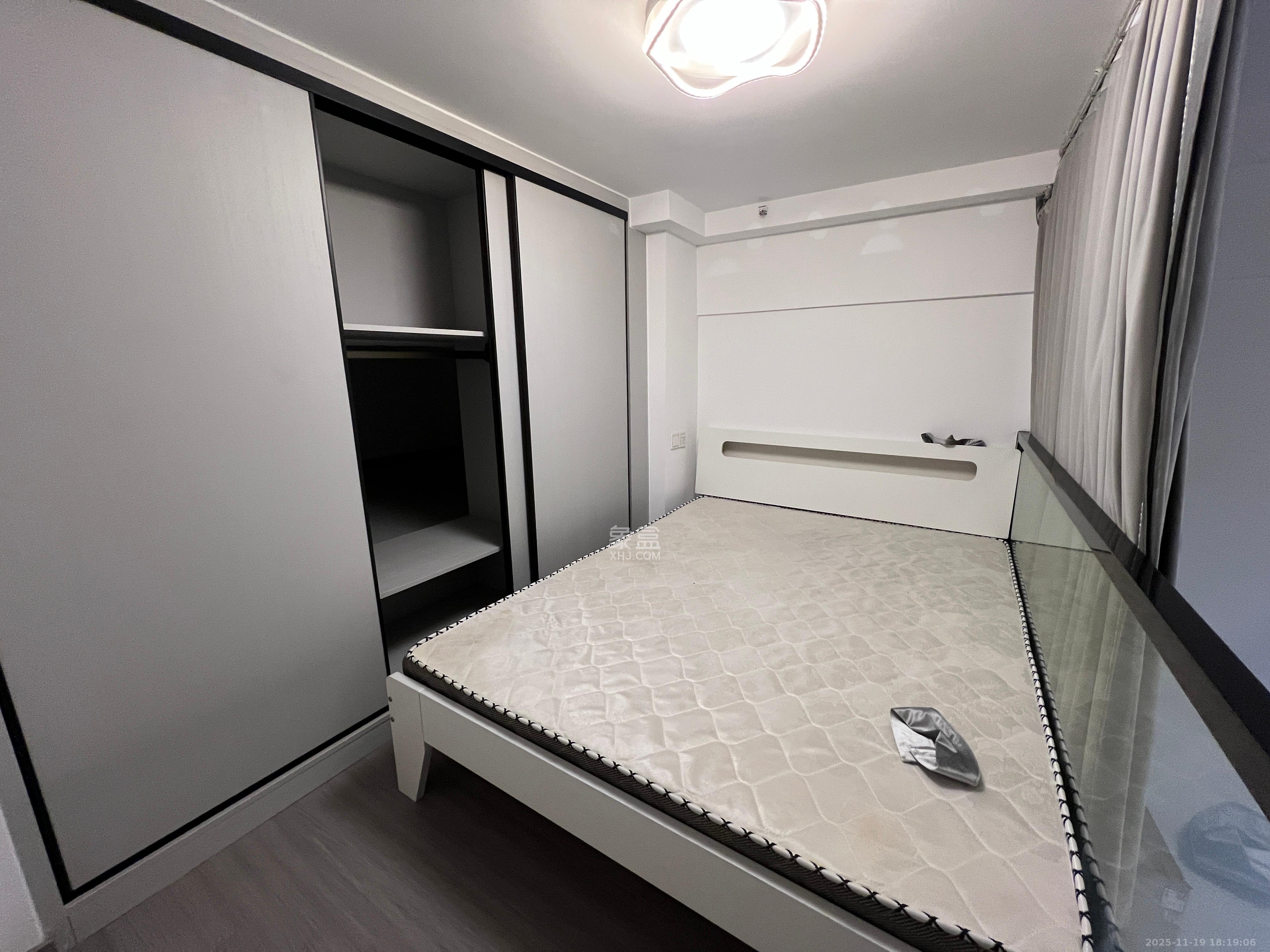 卓越江岸 1室0厅0卫 2600.0元/月 卓越江岸 1室0厅0卫 2600.0元/月室内图