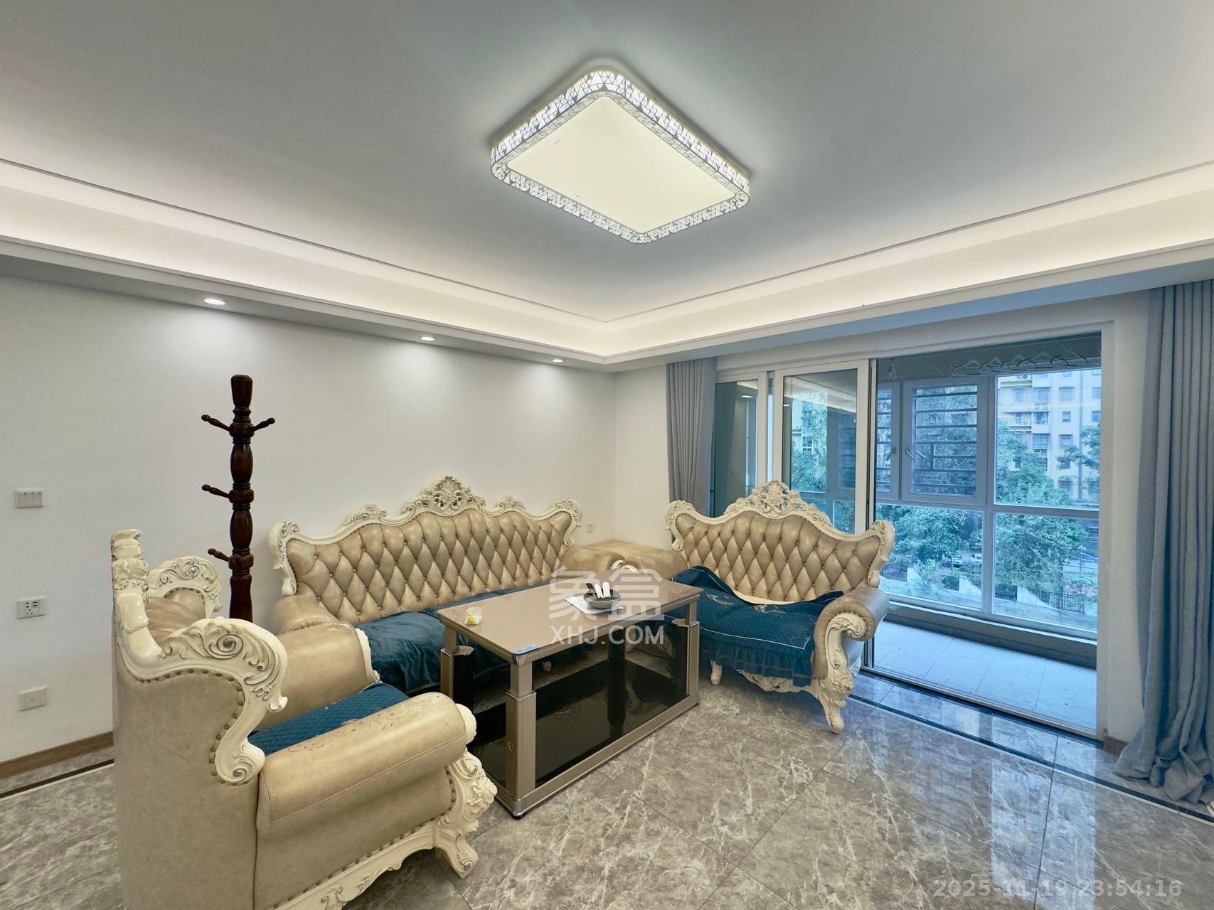 金地铂悦  4室2厅2卫    3000.0元/月室内图