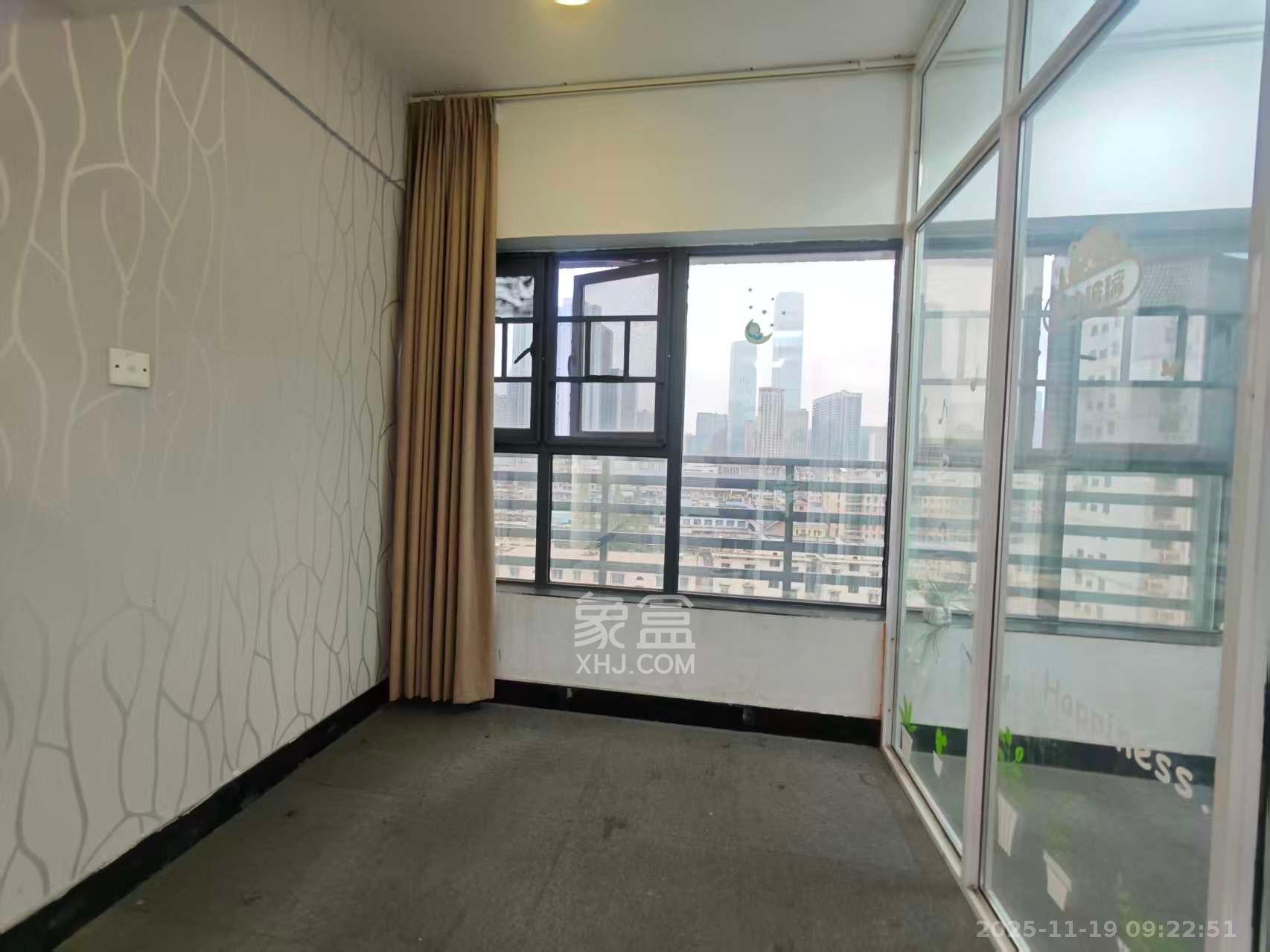 馨域公寓 3室2厅1卫 3500.0元/月 馨域公寓 3室2厅1卫 3500.0元/月室内图