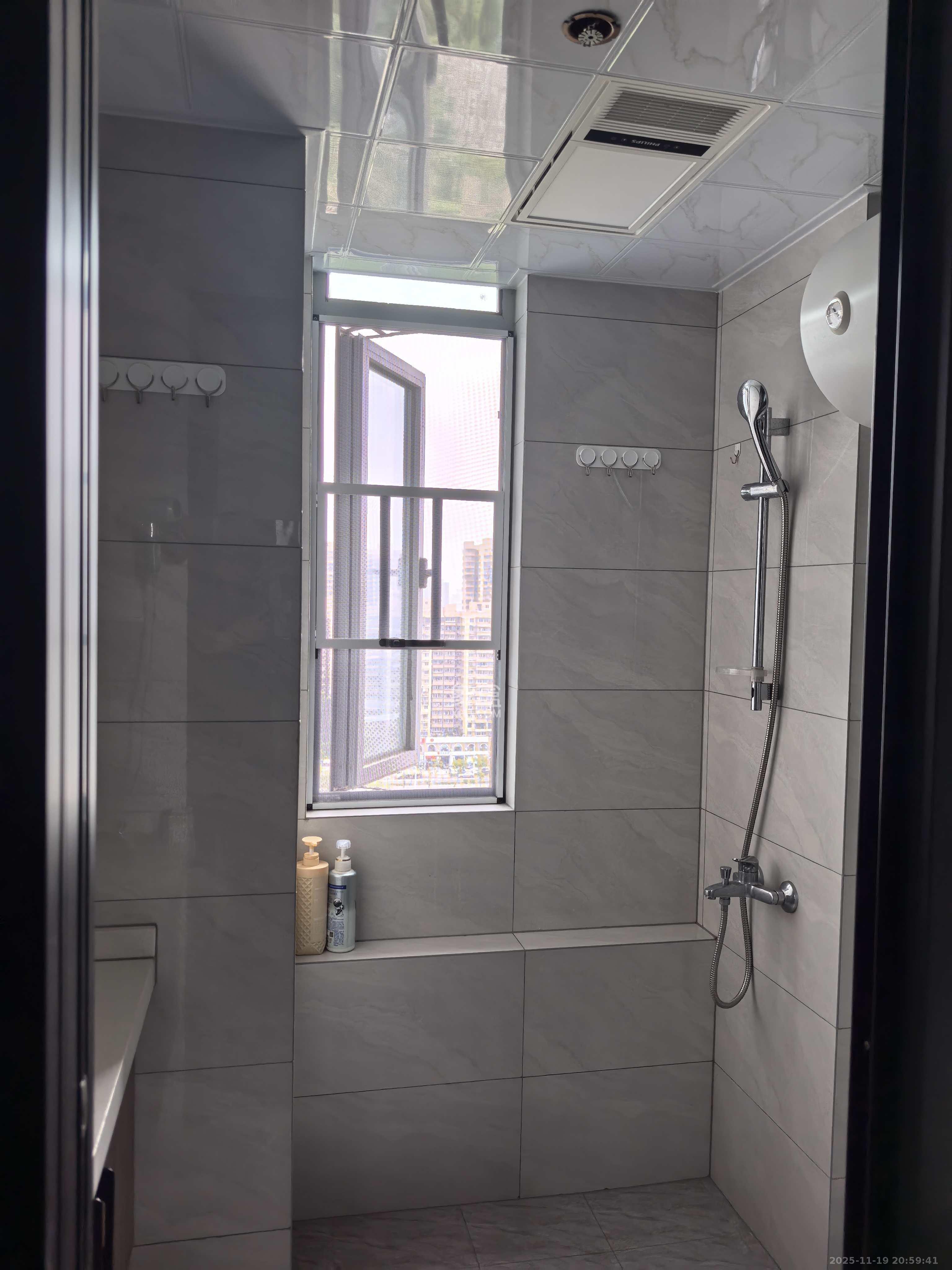 长房东旭国际 1室1厅1卫 1500.0元/月 长房东旭国际 1室1厅1卫 1500.0元/月室内图