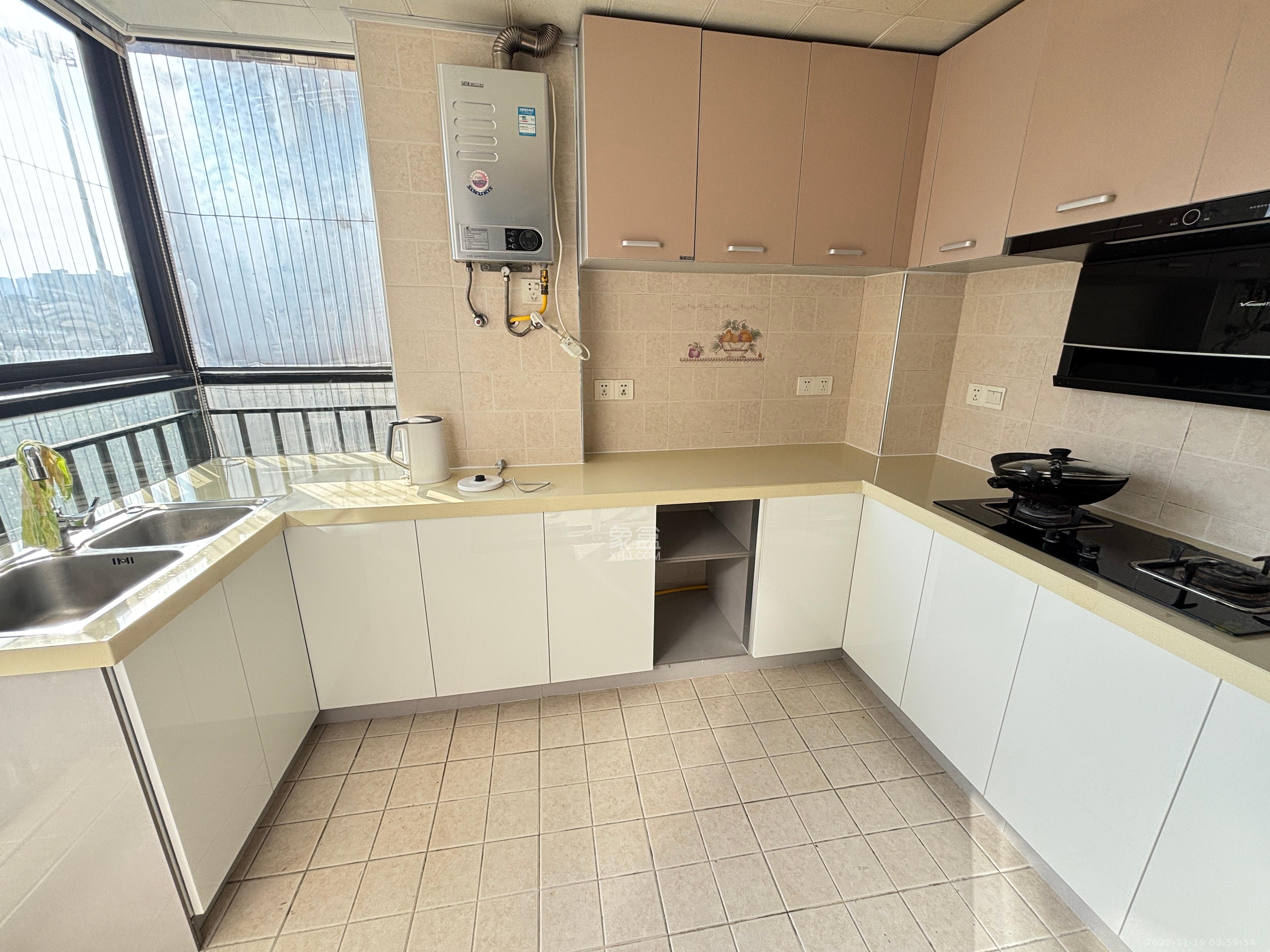 钱隆樽品(一、二、三期) 3室2厅2卫 2400.0元/月 钱隆樽品(一、二、三期) 3室2厅2卫 2400.0元/月室内图