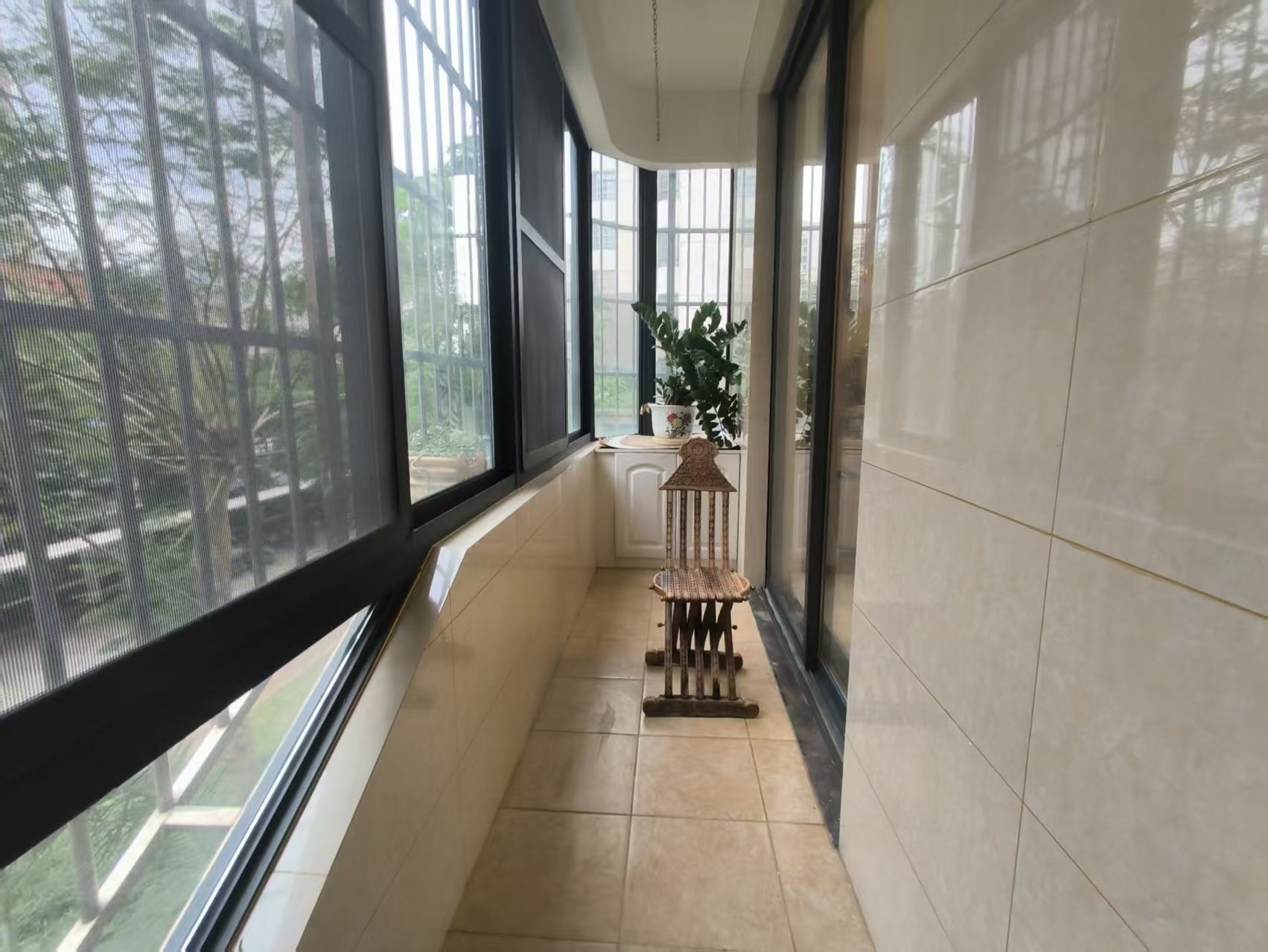 新城吾悦广场 3室2厅2卫 160.0万 新城吾悦广场 3室2厅2卫 160.0万客厅