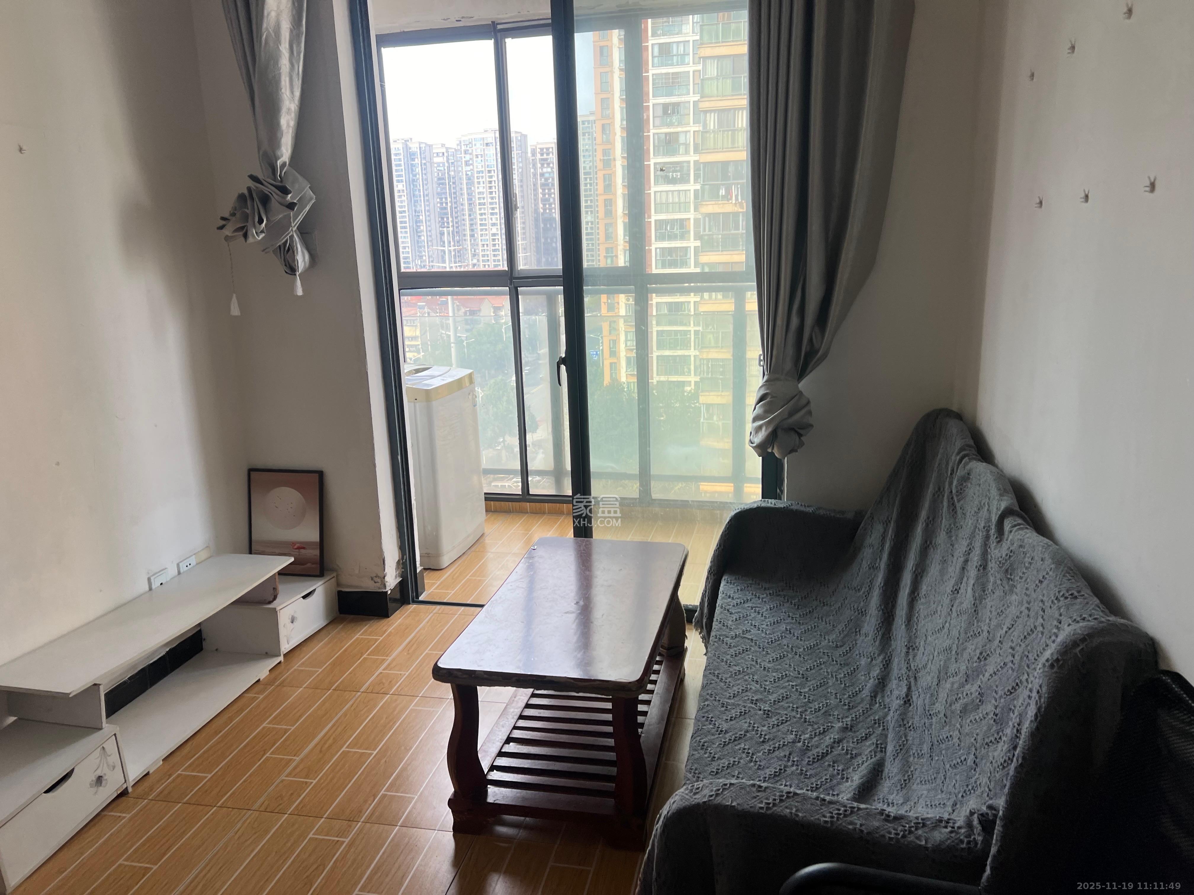 标志浪漫满屋(枫景公寓) 1室1厅1卫 1400.0元/月 标志浪漫满屋(枫景公寓) 1室1厅1卫 1400.0元/月室内图