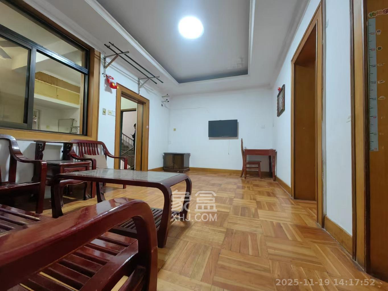 林业厅宿舍  3室2厅1卫    2200.0元/月