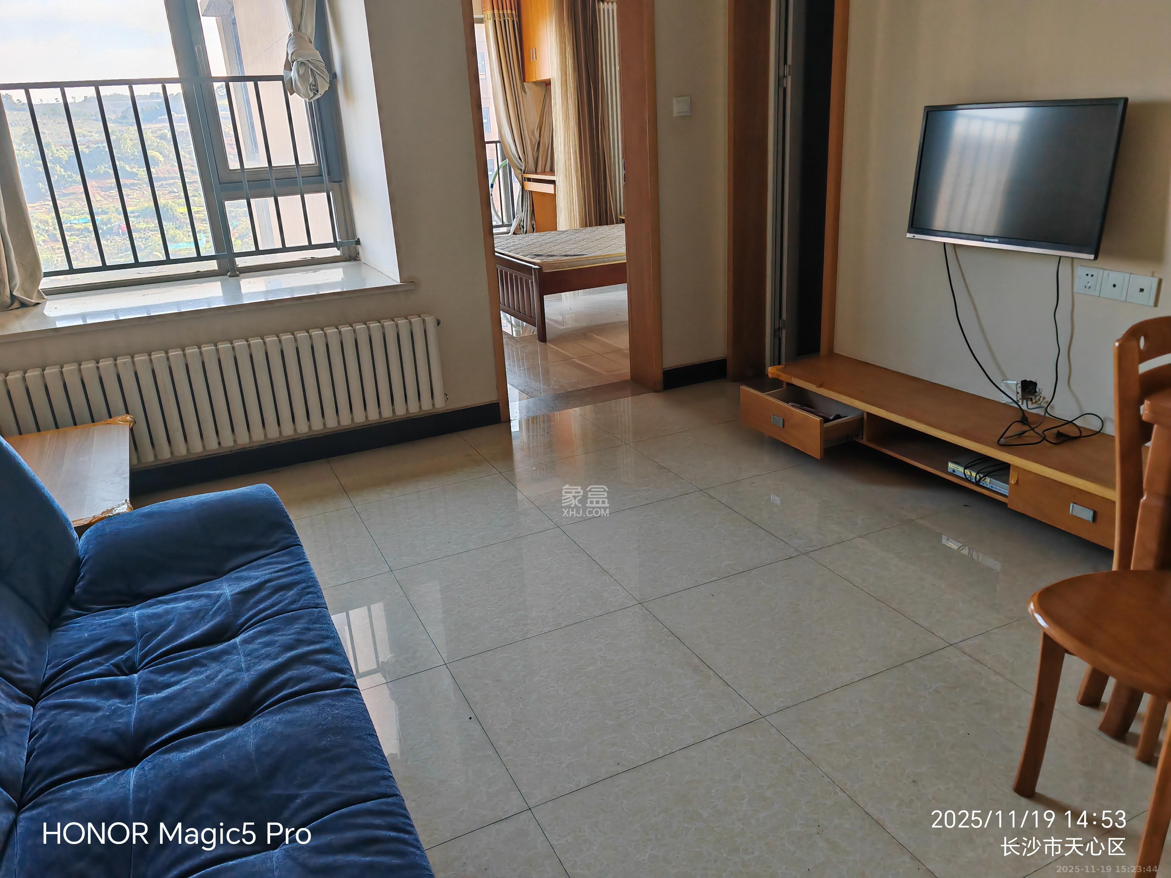 怡海星城  1室1厅1卫    1300.0元/月室内图