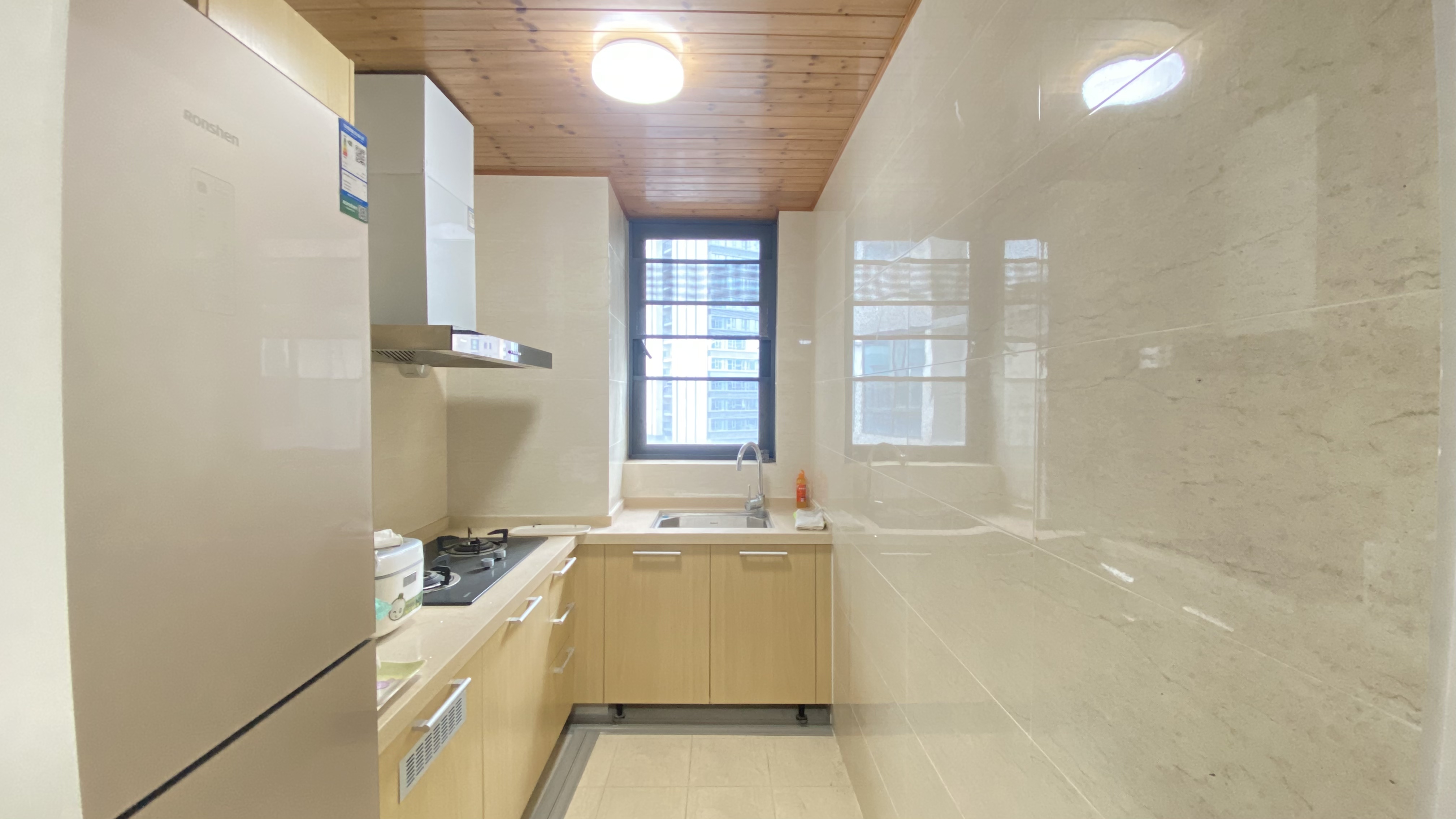 天地凤凰城 2室2厅1卫 2000.0元/月 天地凤凰城 2室2厅1卫 2000.0元/月室内图