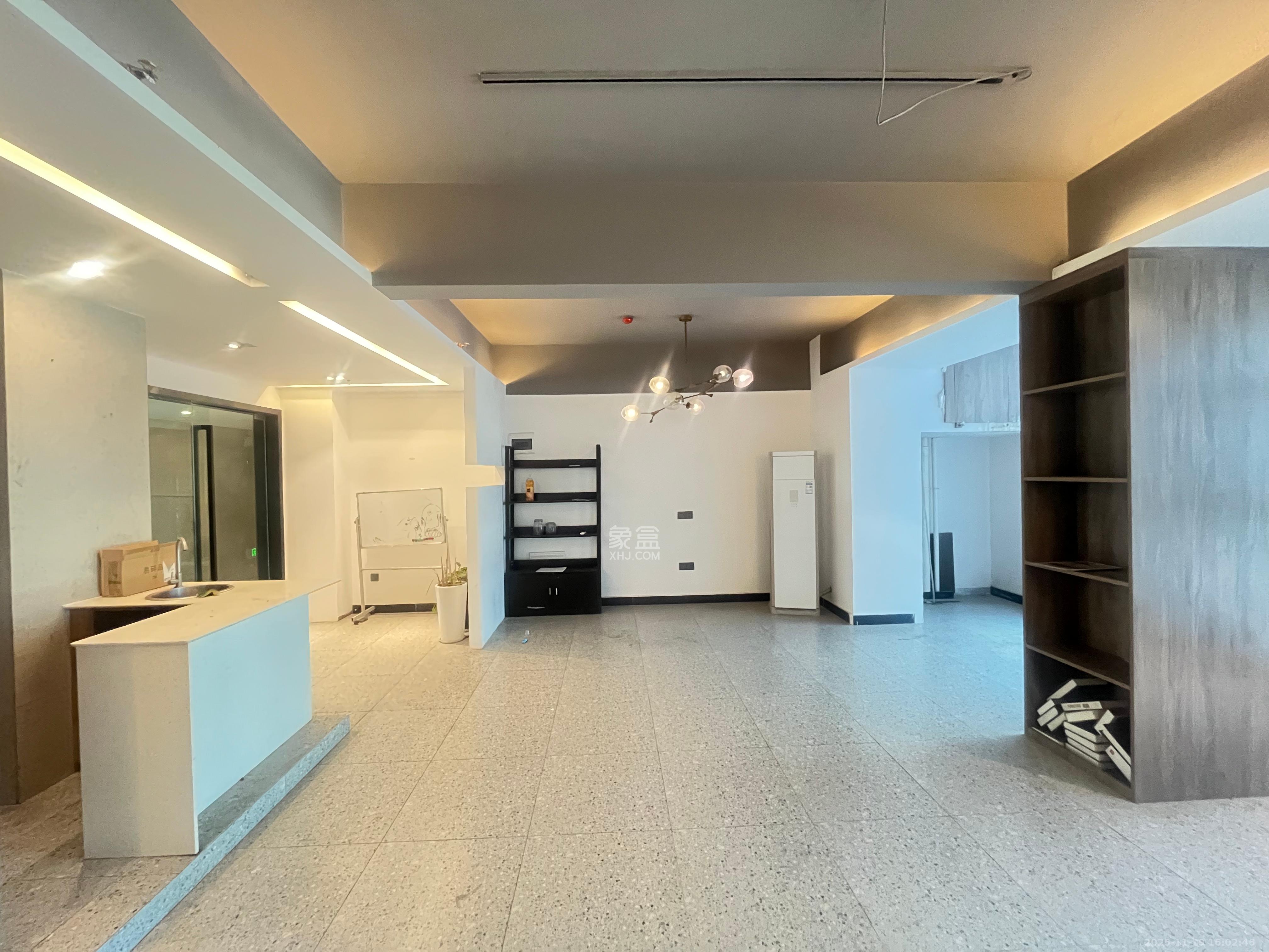 东盈商业广场(华泉城市广场) 1室1厅1卫 2800.0元/月 东盈商业广场(华泉城市广场) 1室1厅1卫 2800.0元/月室内图