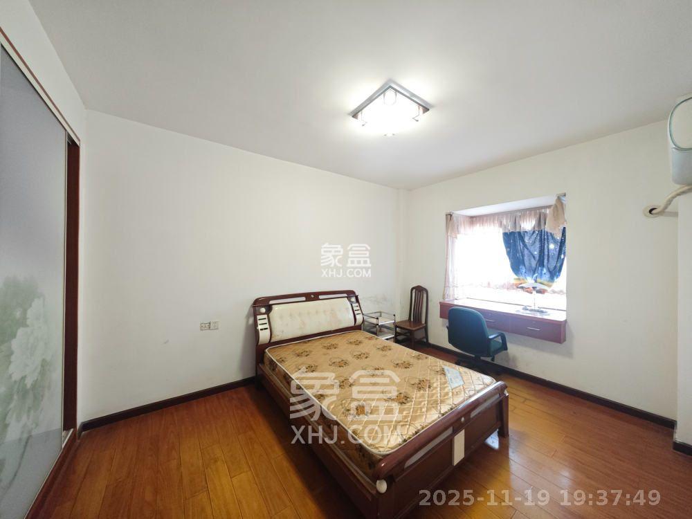 鄱阳小区  1室0厅0卫    1400.0元/月室内图