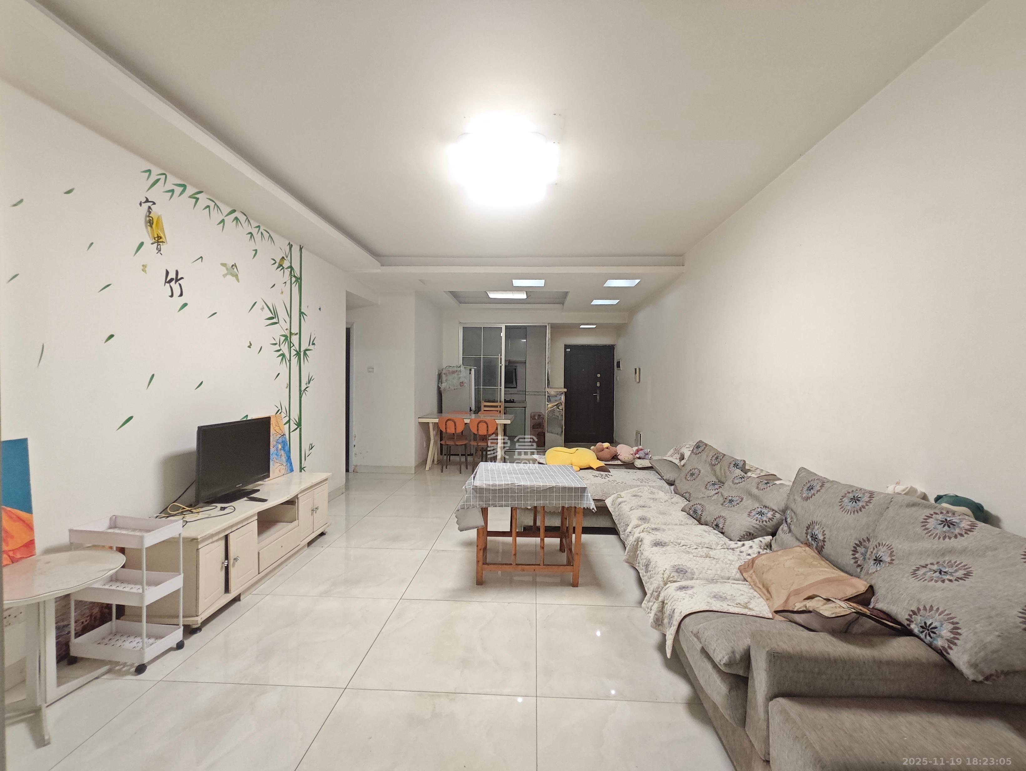 绿洲花园 3室2厅1卫 2300.0元/月 绿洲花园 3室2厅1卫 2300.0元/月室内图