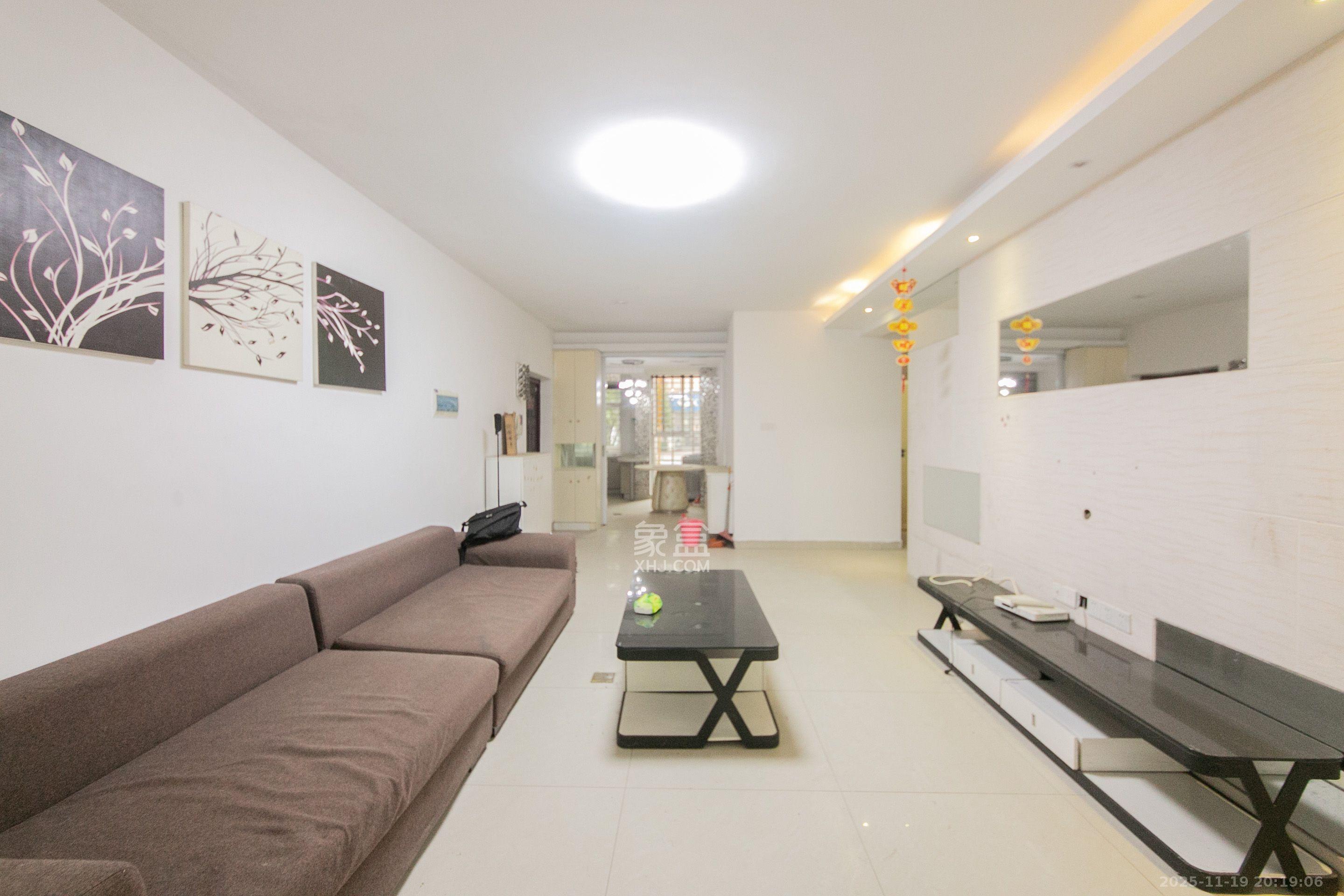 山语城一期 3室2厅2卫 2000.0元/月 山语城一期 3室2厅2卫 2000.0元/月室内图