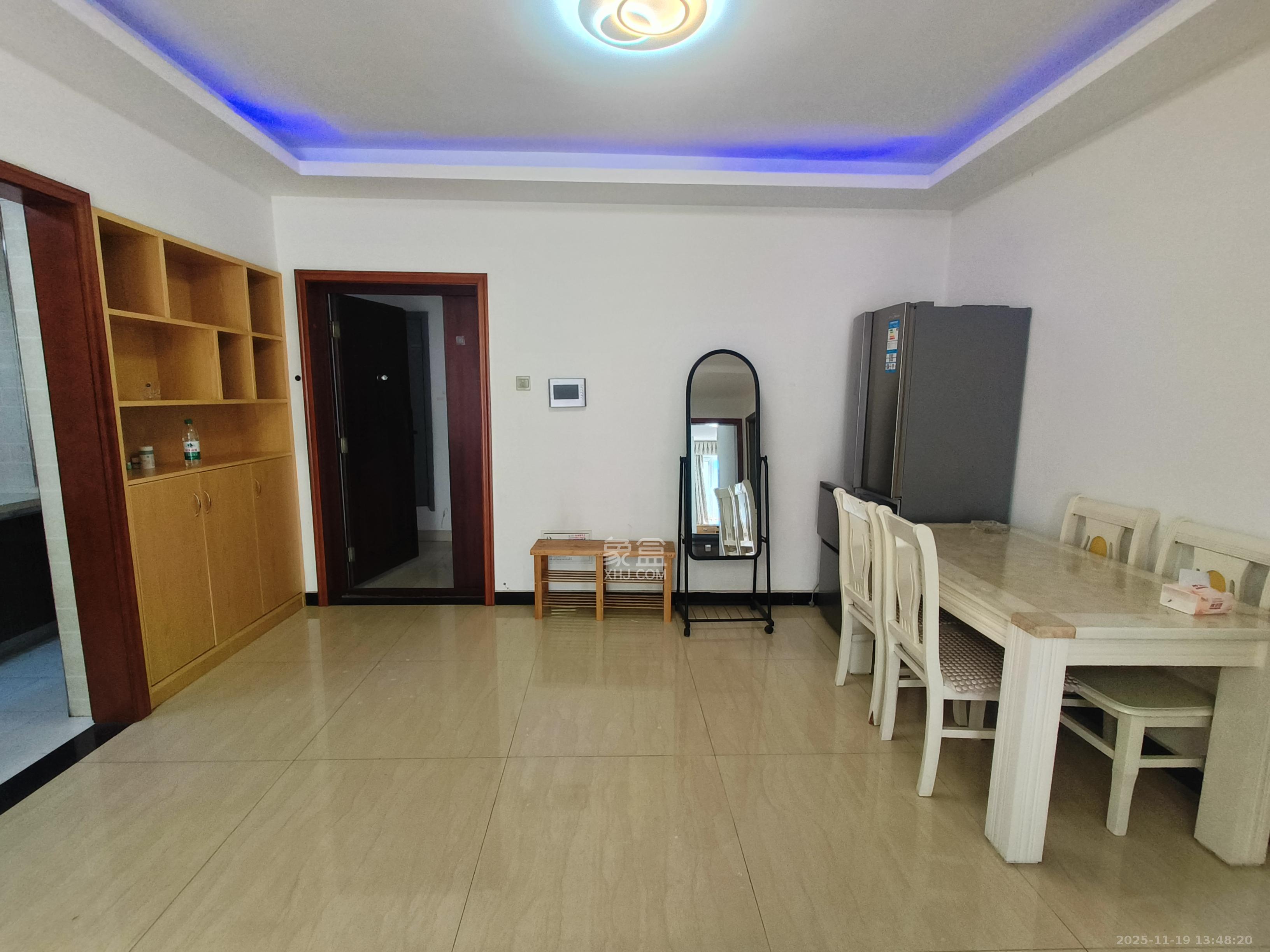 万国城(当代满庭春MOMA)二期 2室2厅1卫 2000.0元/月 万国城(当代满庭春MOMA)二期 2室2厅1卫 2000.0元/月室内图