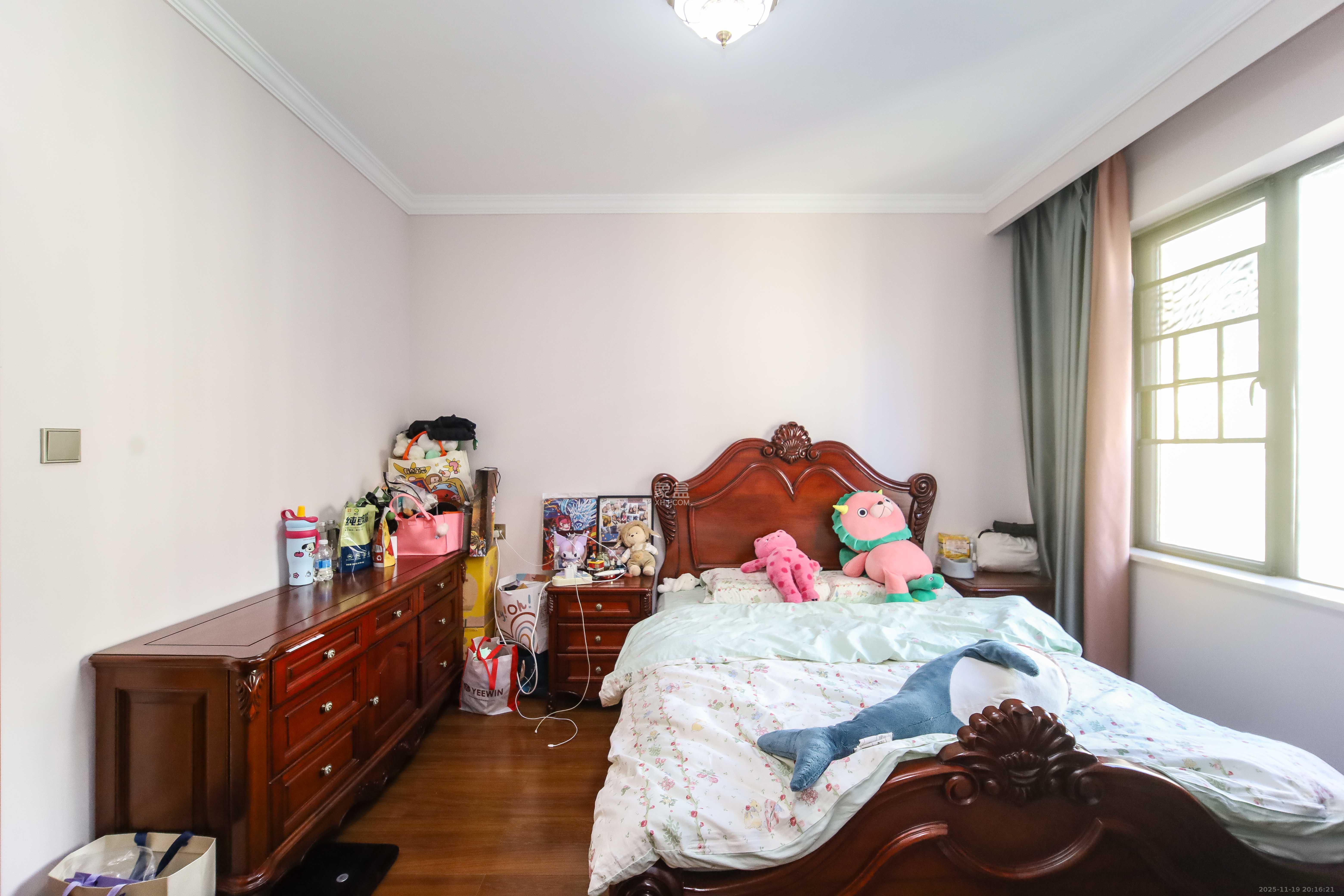 江河东澜湾  4室2厅2卫    132.0万卧室