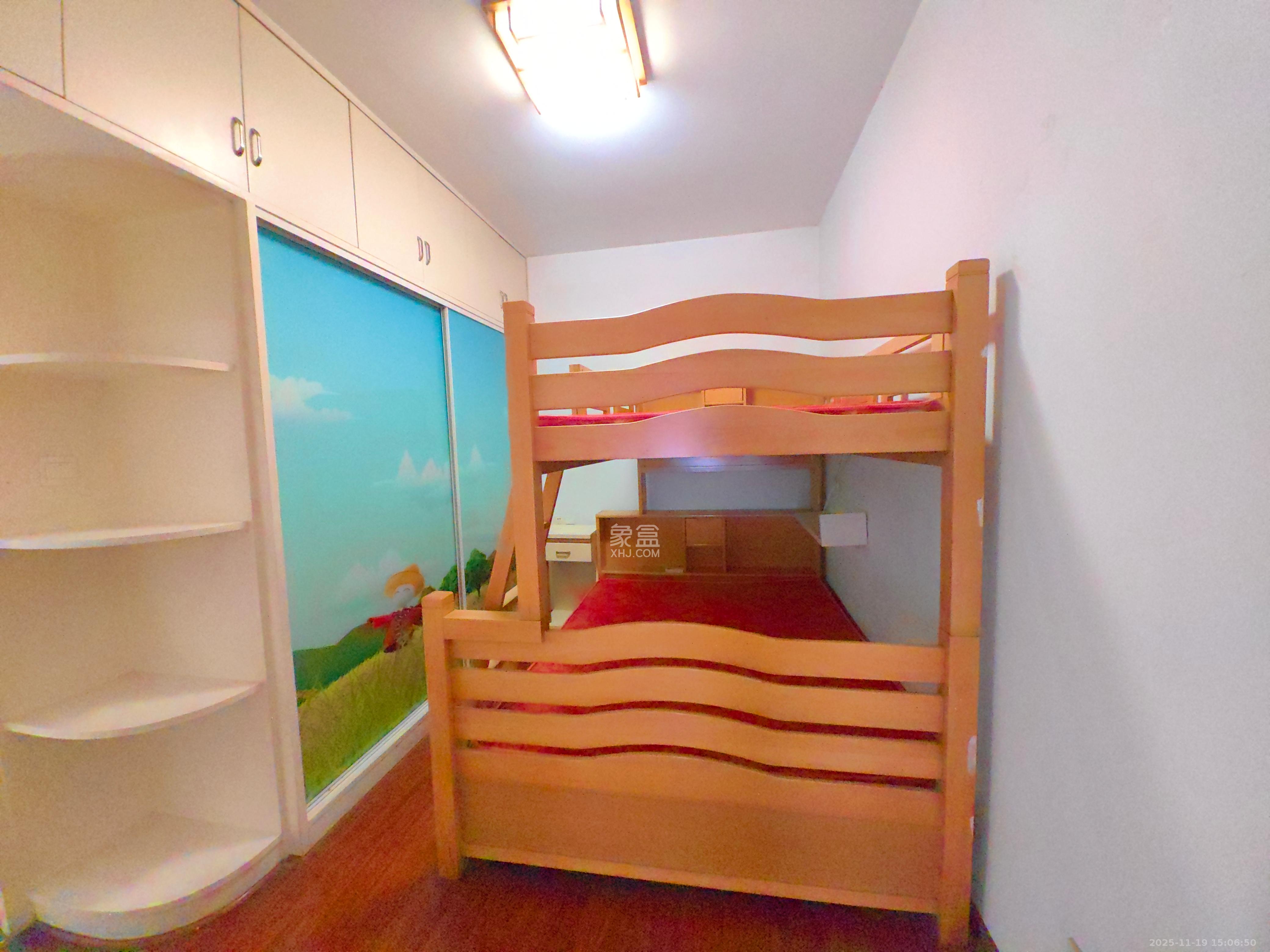 三一街区 3室2厅1卫 1800.0元/月 三一街区 3室2厅1卫 1800.0元/月室内图